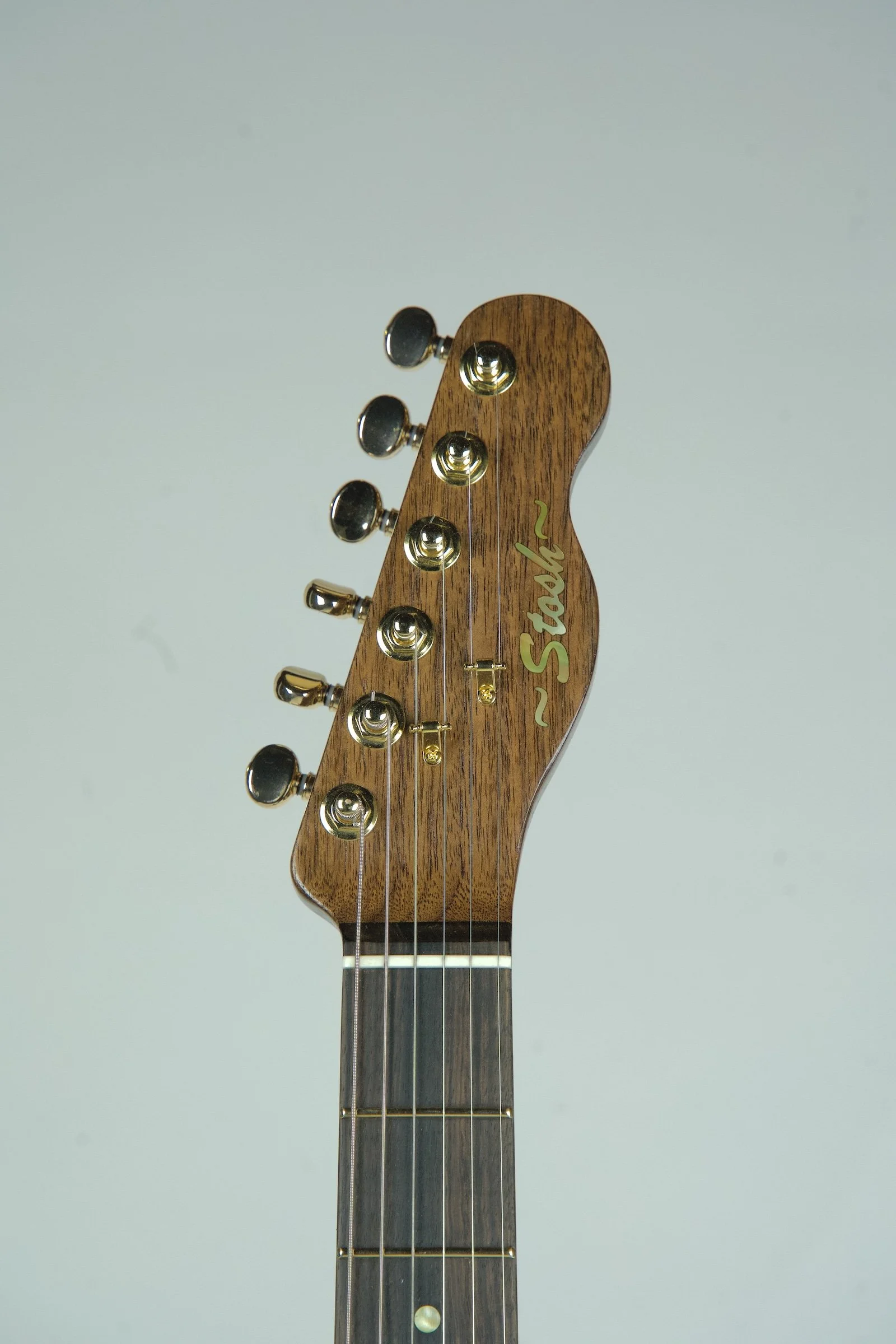 Stosh T-3 Electric Guitar - Natural Walnut7.jpeg
