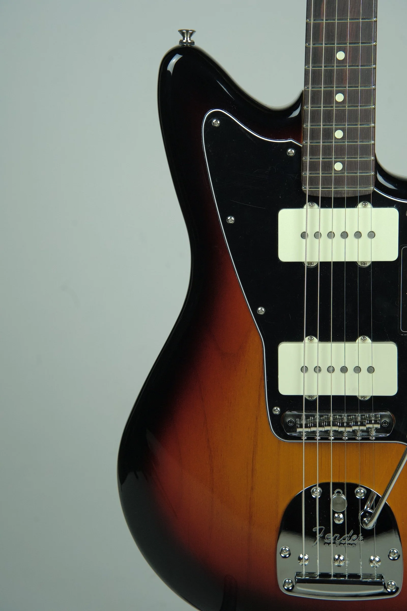 Fender American Professional Classic Jazzmaster - 3-Color Sunburst8.jpeg