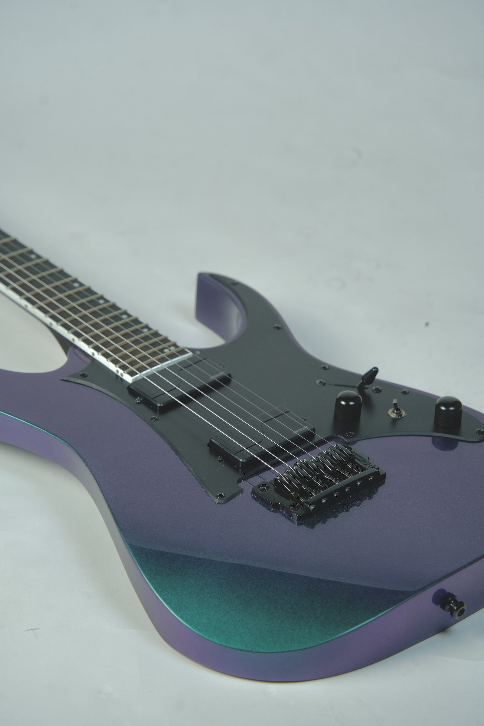 Used Ibanez Axion Label RG631 Electric Guitar Blue Chameleon10.jpeg