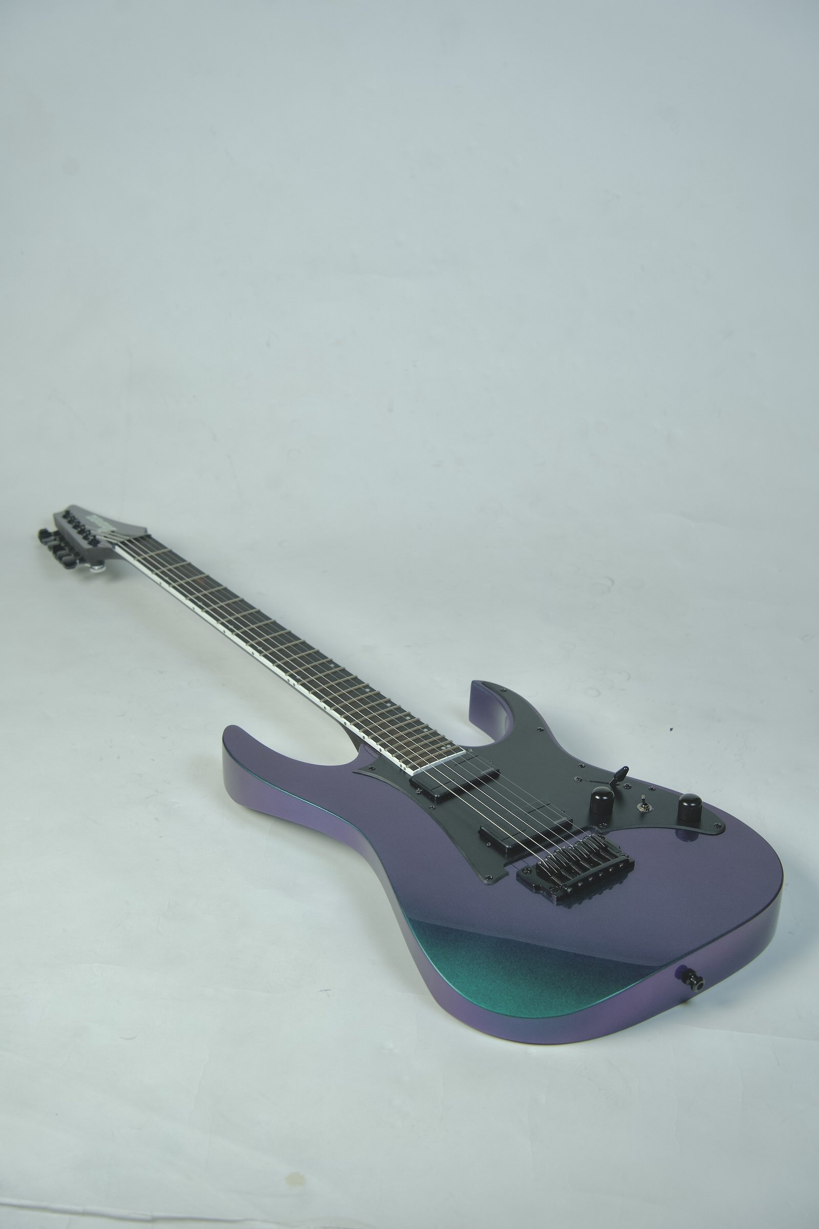 Used Ibanez Axion Label RG631 Electric Guitar Blue Chameleon9.jpeg