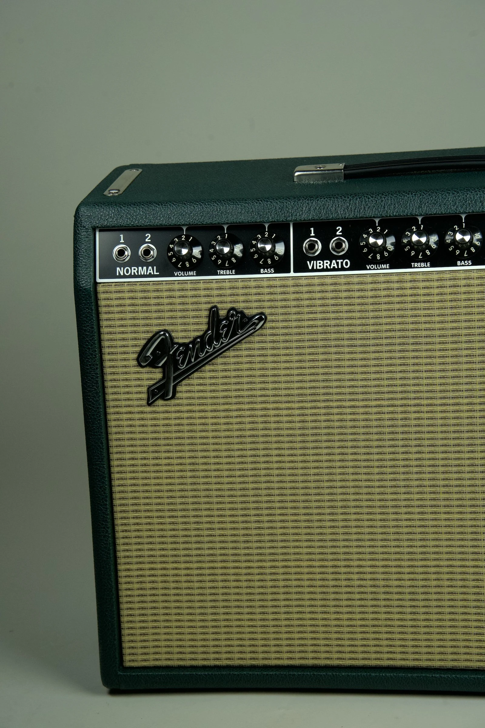 Fender Limited Edition Deluxe Reverb Amplifier - British Racing Green2.jpeg