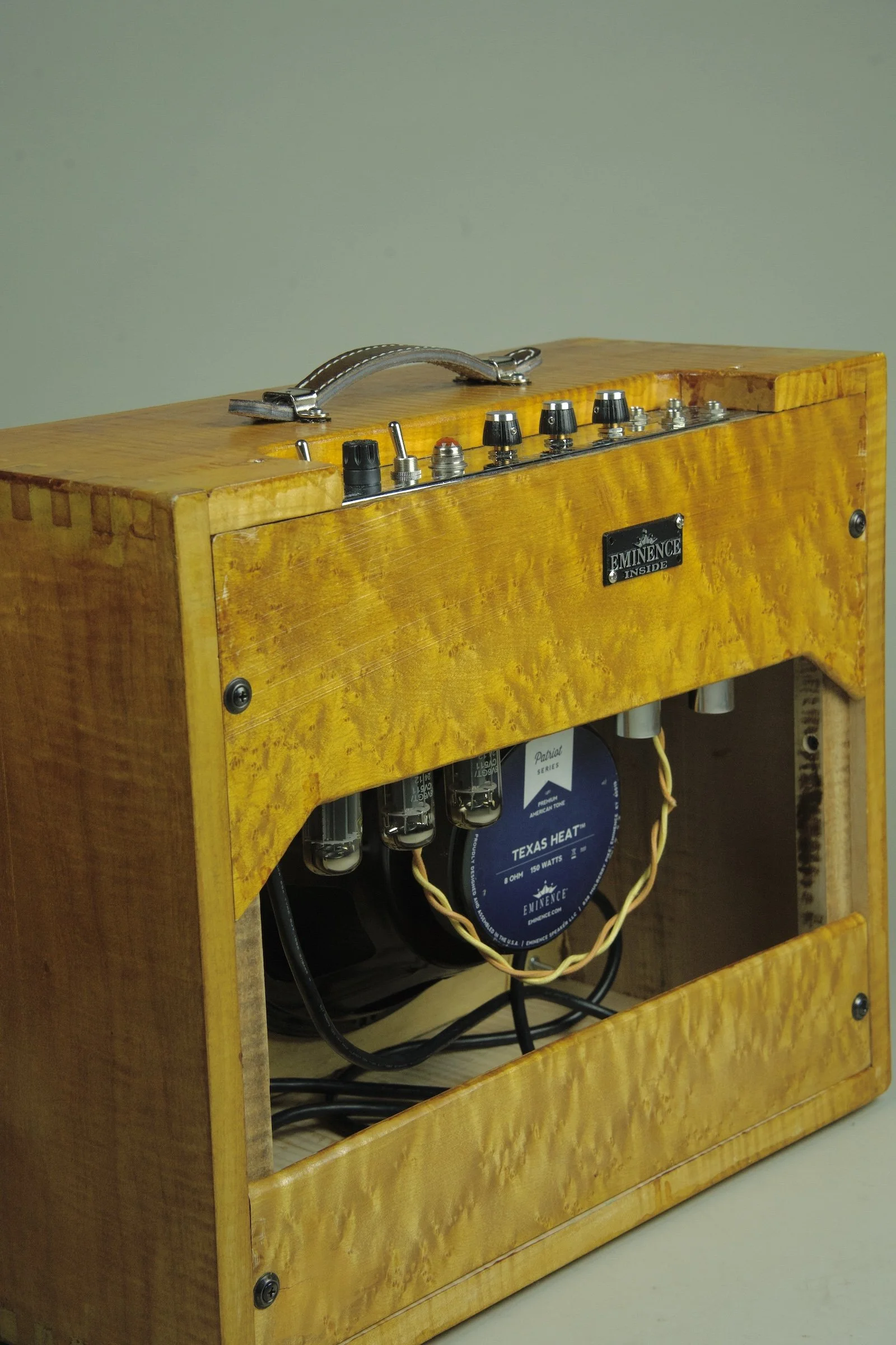 Alward Aquila Deluxe 12" Combo Amplifier18.jpeg