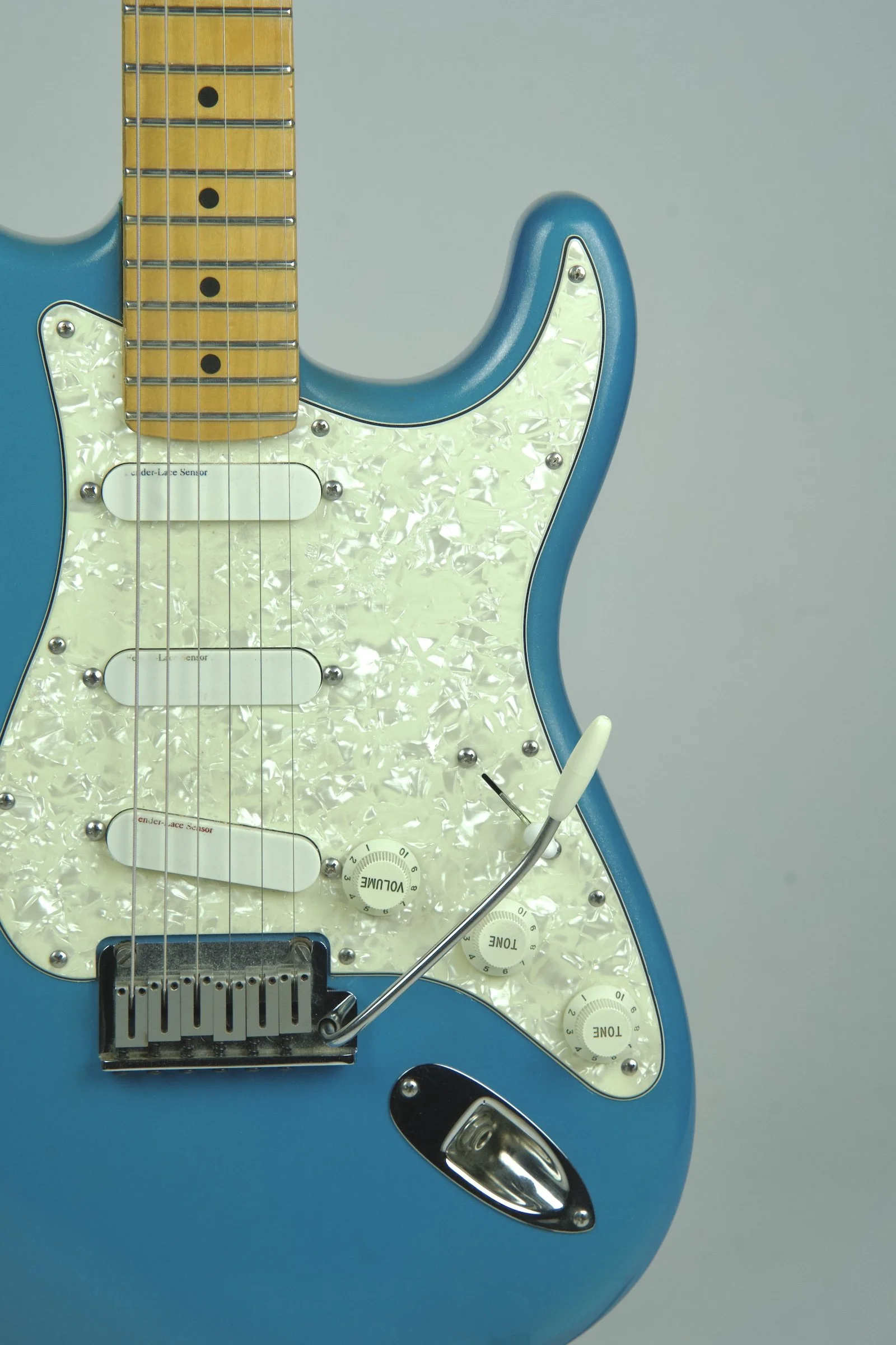 Used 1989 Fender USA Stratocaster Electric guitar - Blue5.jpeg