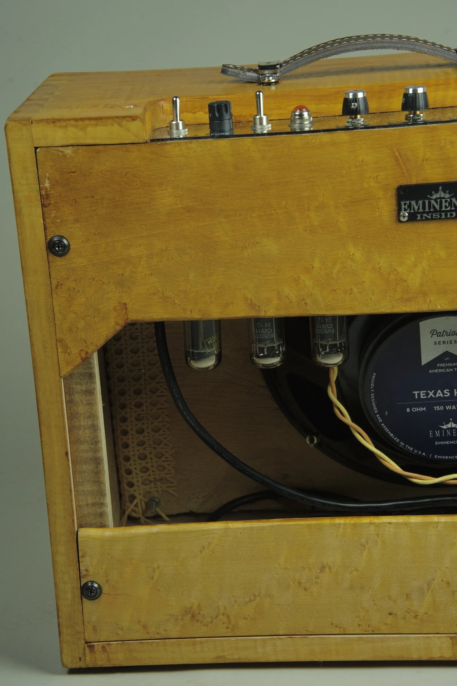 Alward Aquila Deluxe 12" Combo Amplifier8.jpeg