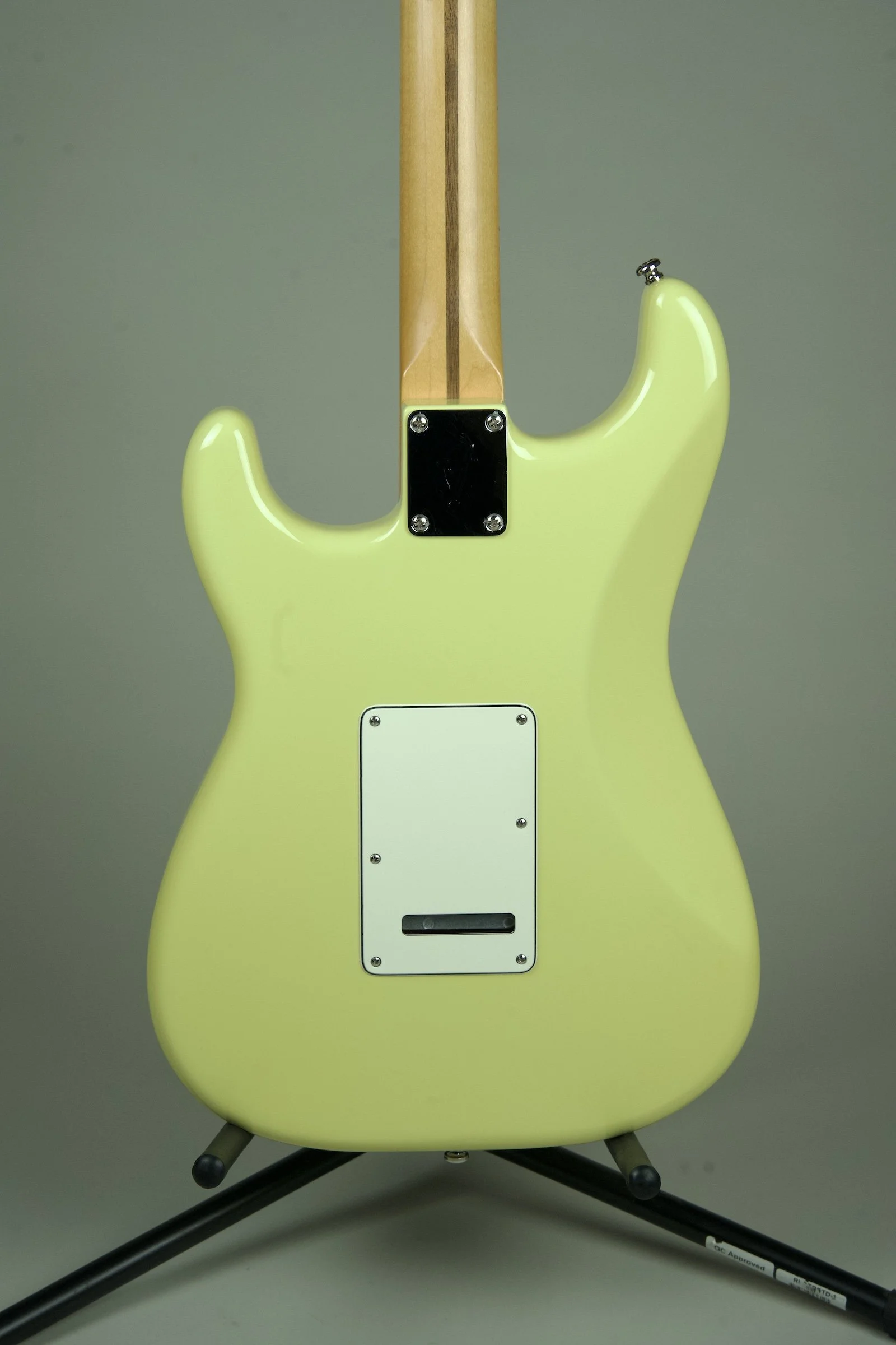 Used Fender 70th Anniversary Stratocaster Electric Guitar Hialeah Yellow7.jpeg
