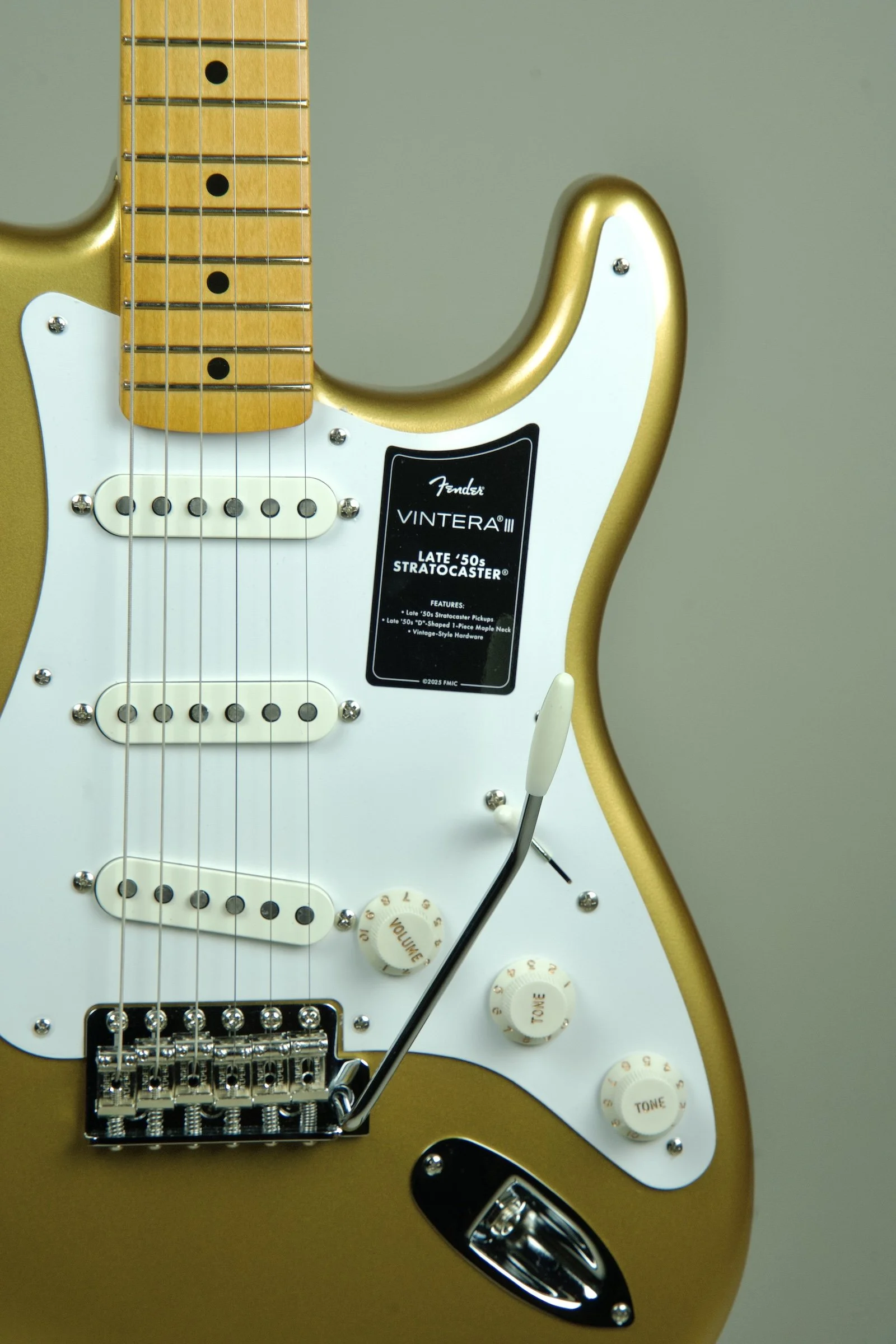 Fender Vintera III Late '50s Stratocaster Electric Guitar - Aztec Gold5.jpeg