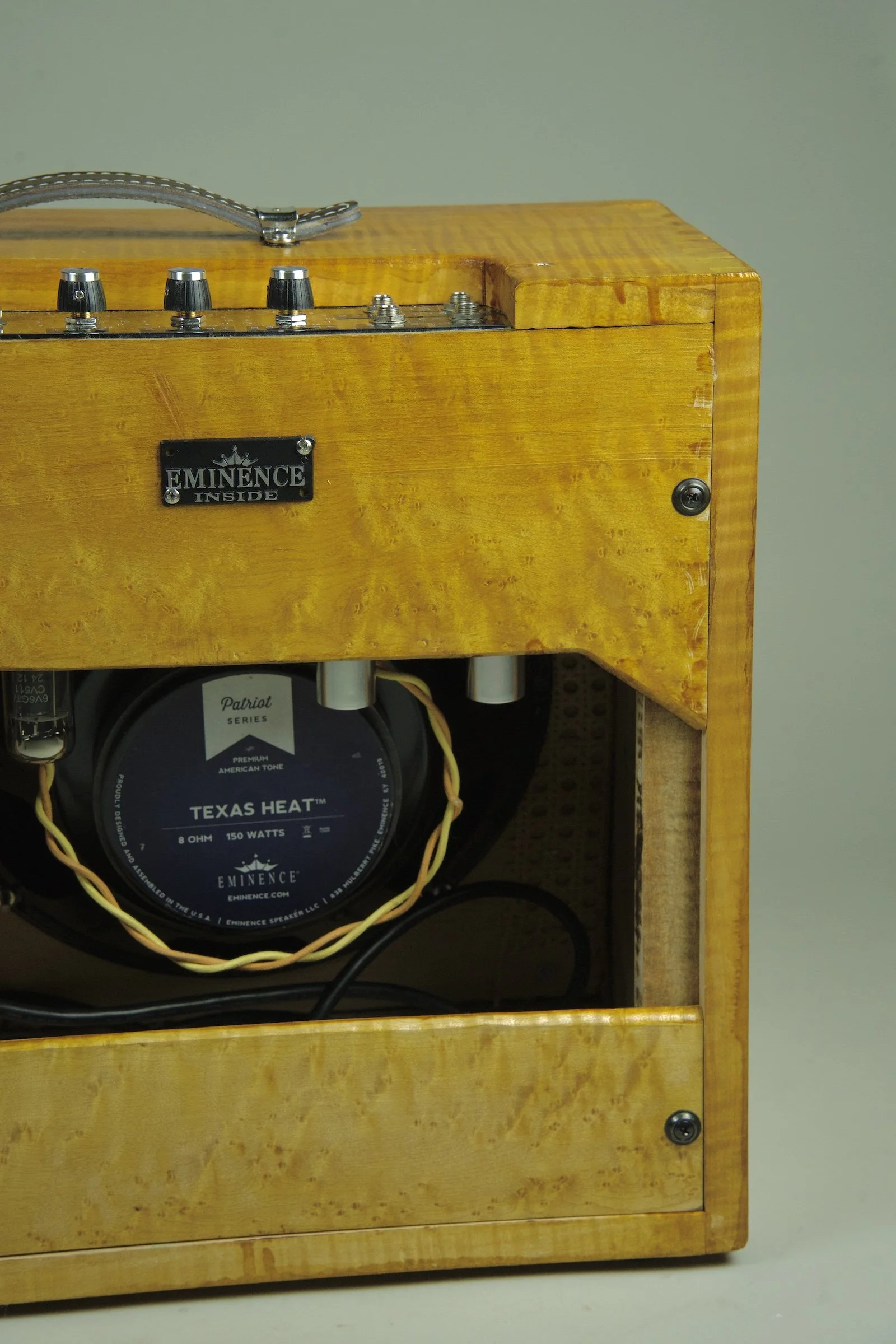 Alward Aquila Deluxe 12" Combo Amplifier9.jpeg