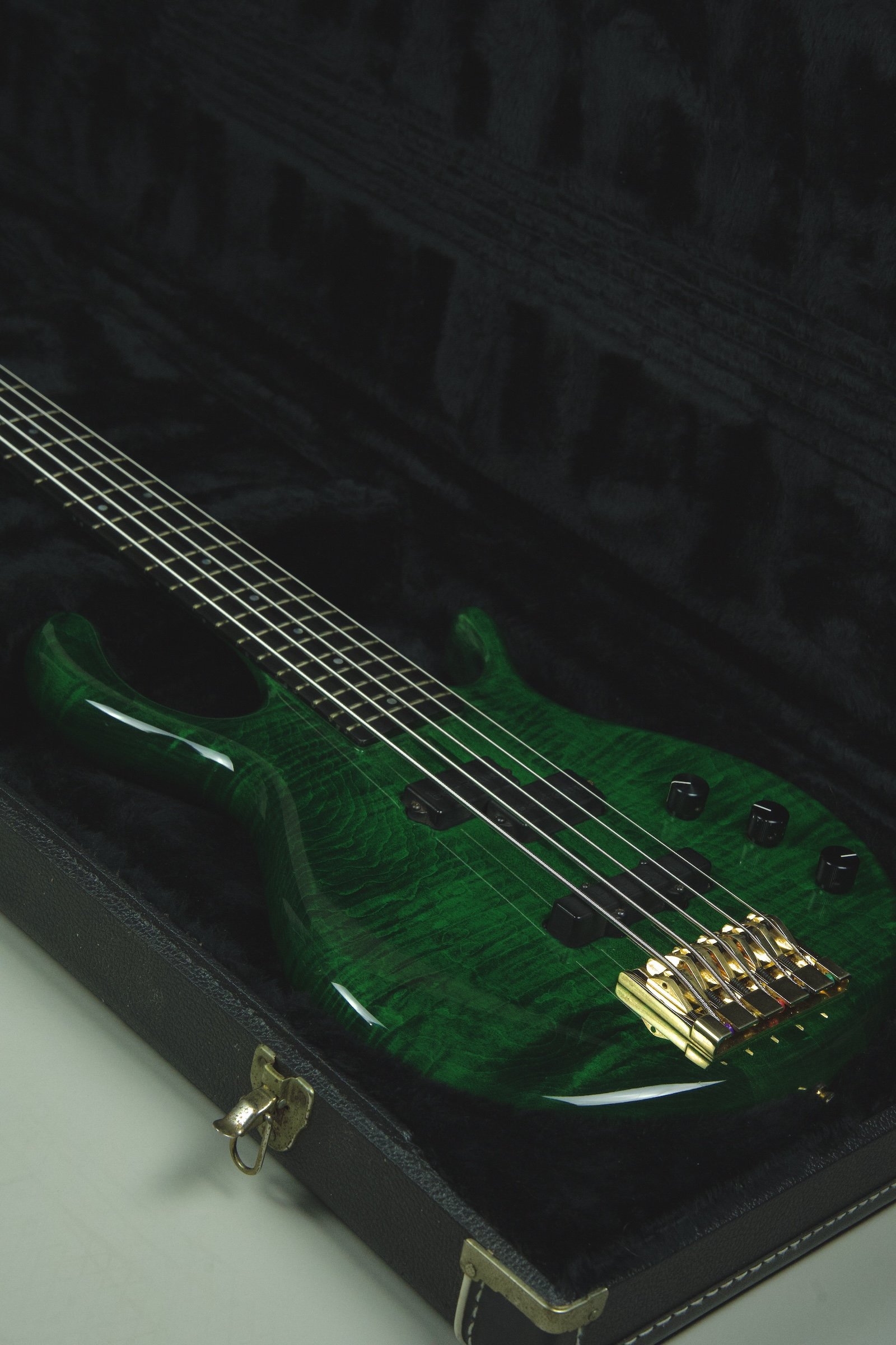 Pedulla MVP 5 String Bass Guitar4.jpeg
