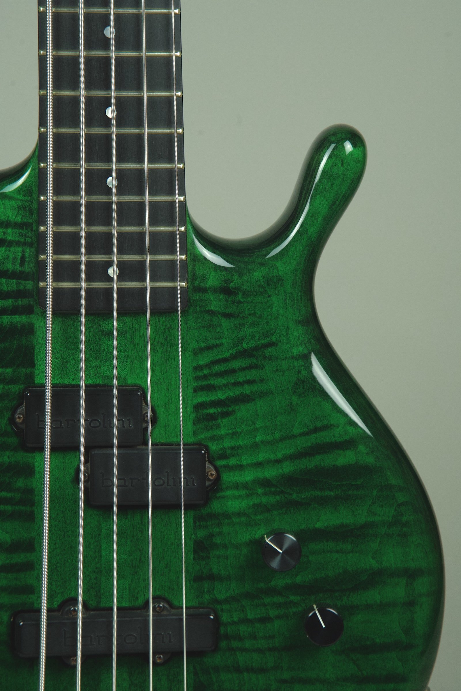 Pedulla MVP 5 String Bass Guitar13.jpeg