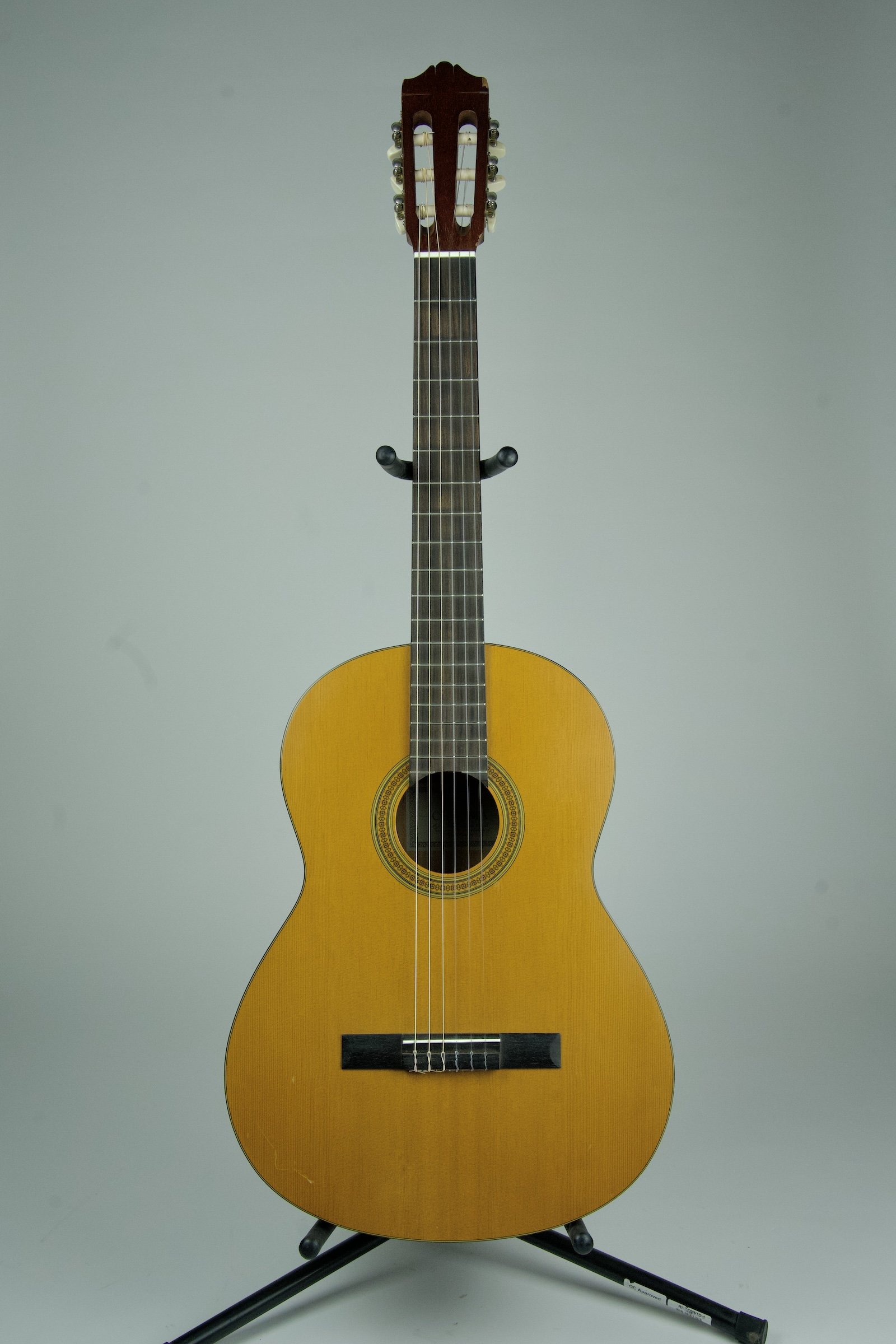 Yamaha CG-40 MA Classical Guitar 1.jpeg