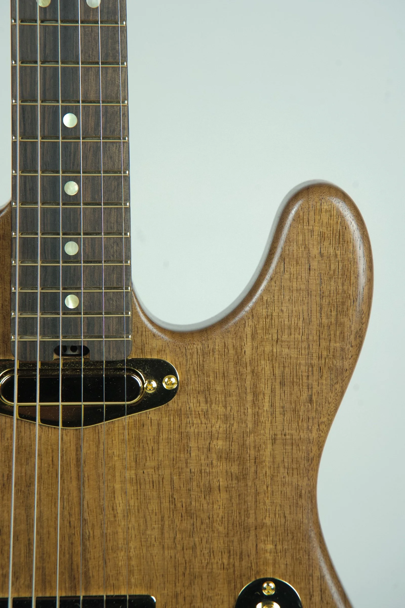 Stosh T-3 Electric Guitar - Natural Walnut11.jpeg