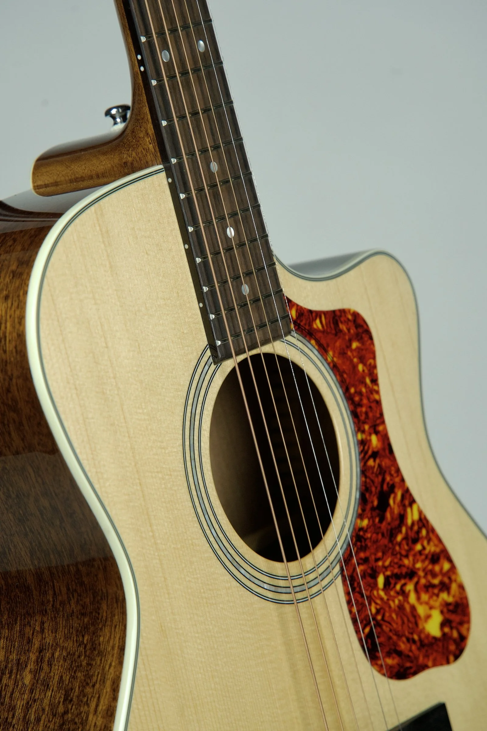 Guild OM-140ce Acoustic Electric Guitar34.jpeg