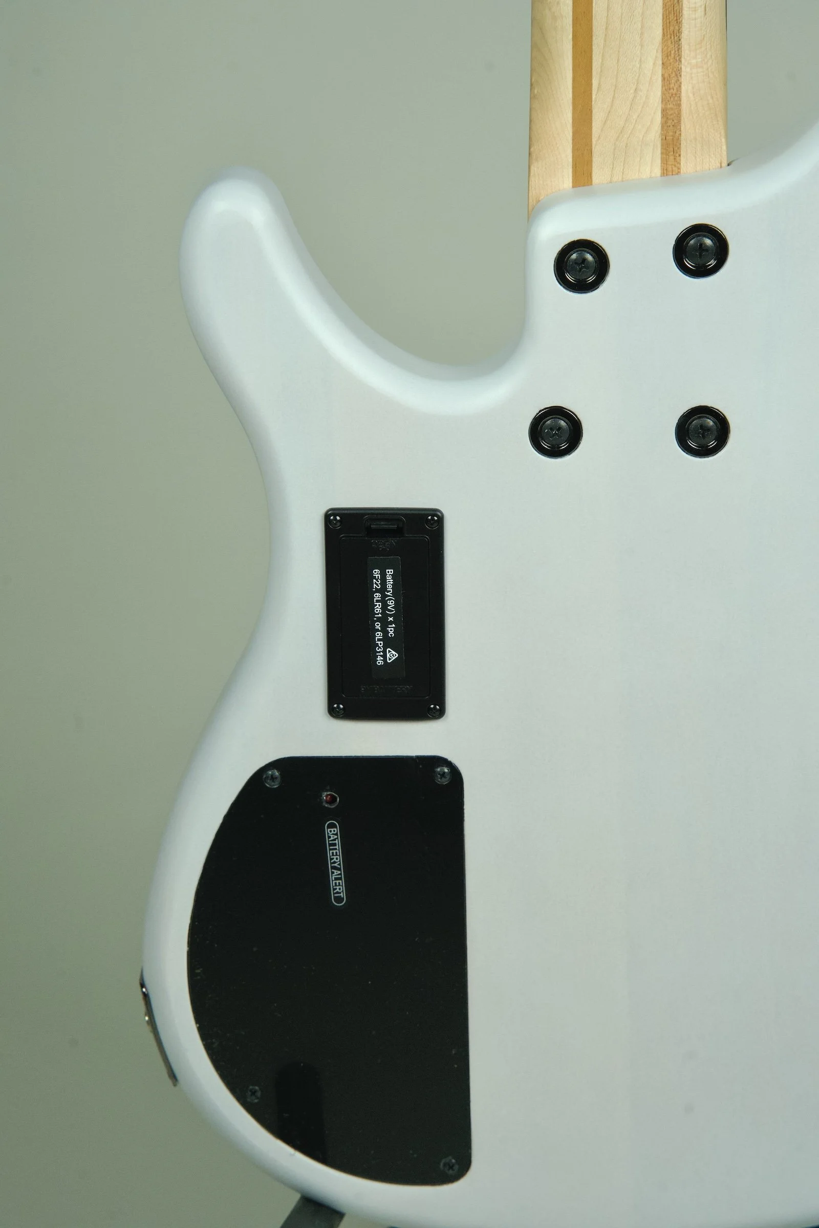 Yamaha Trbx504 4-String Electric Bass Guitar - White9.jpeg