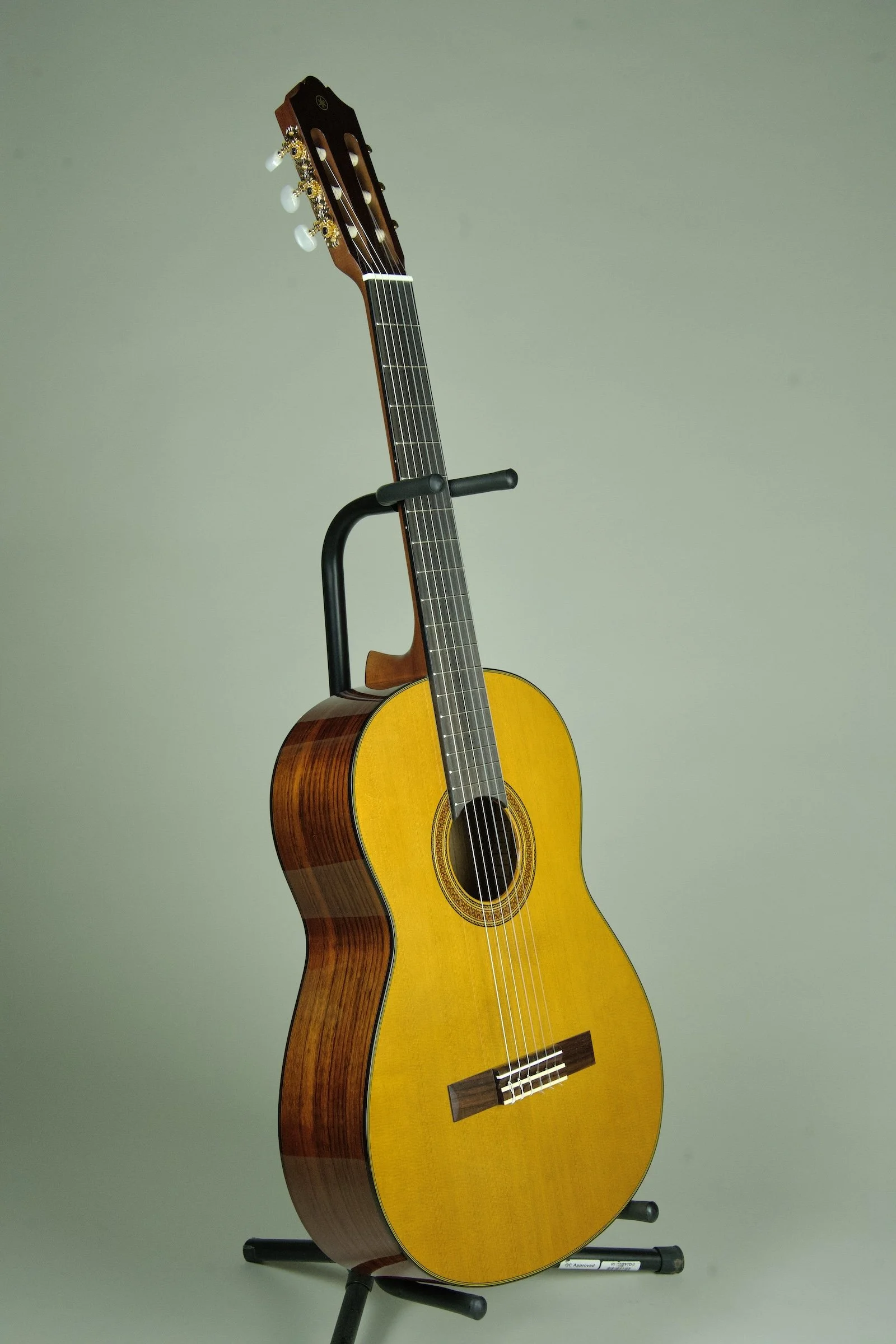 Yamaha CG162 Classical Guitar11.jpeg