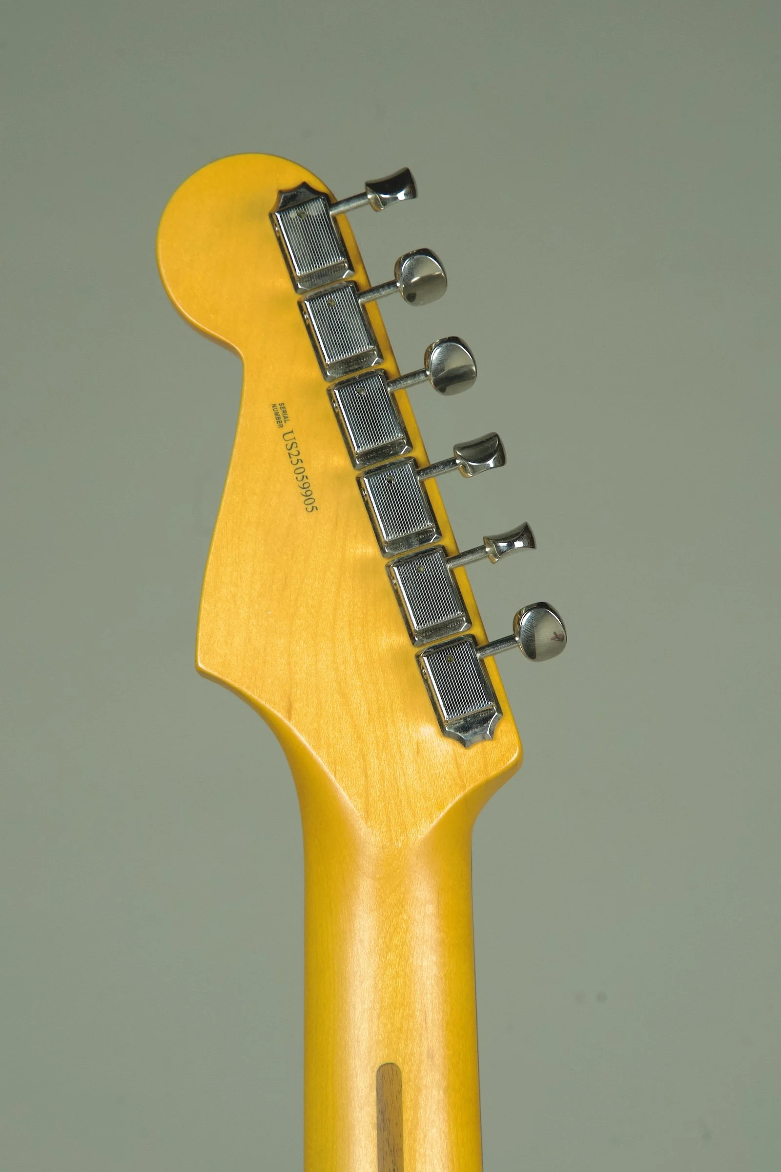 Used Fender American Professional Classic Stratocaster Electric Guitar - Faded Dakota Red10.jpeg
