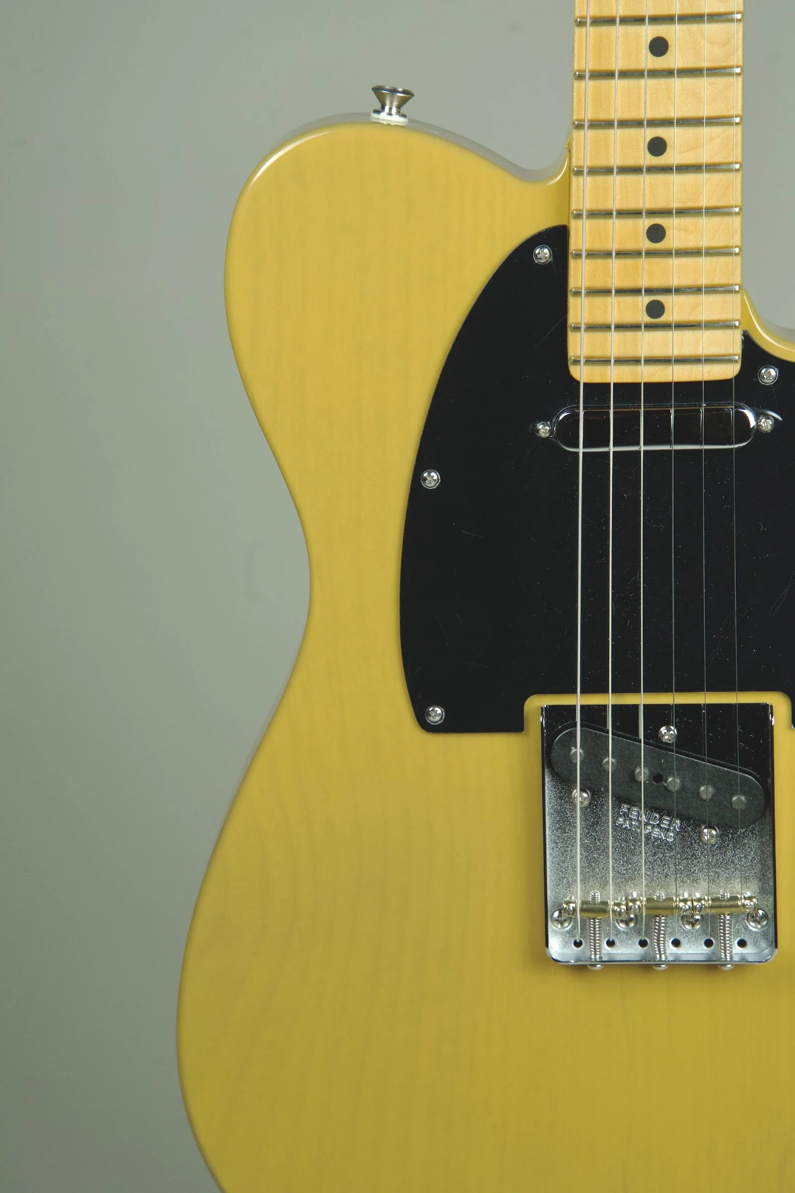 Fender American Professional Classic Telecaster Electric Guitar - Butterscotch Blonde4.jpeg