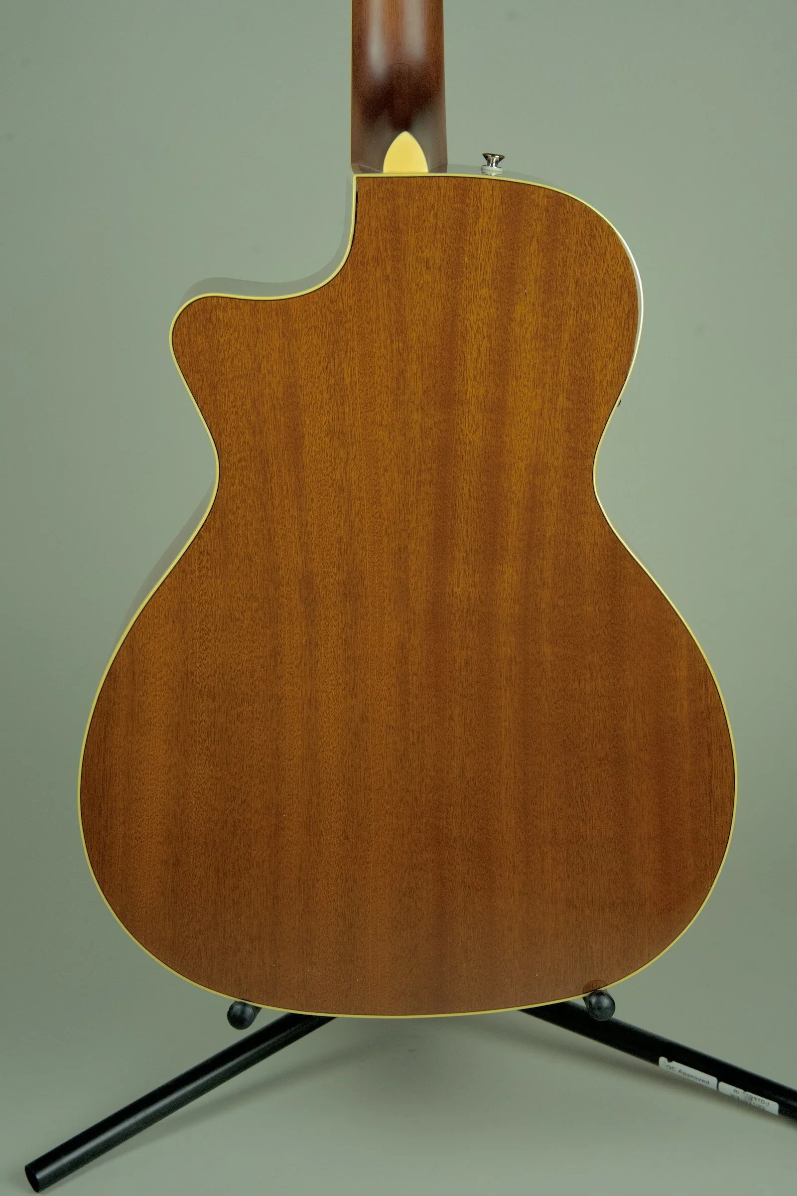Fender Kingman Acoustic Bass Guitar - Shaded Edge Burst9.jpeg