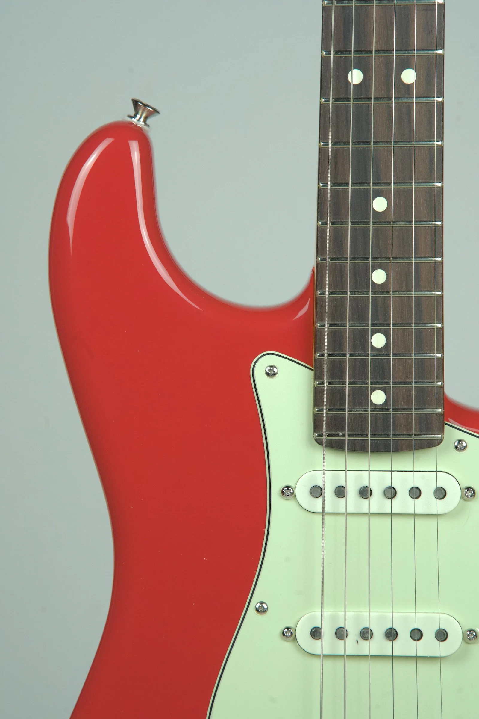 Fender American Professional Classic Stratocaster - Dakota Red8.jpeg
