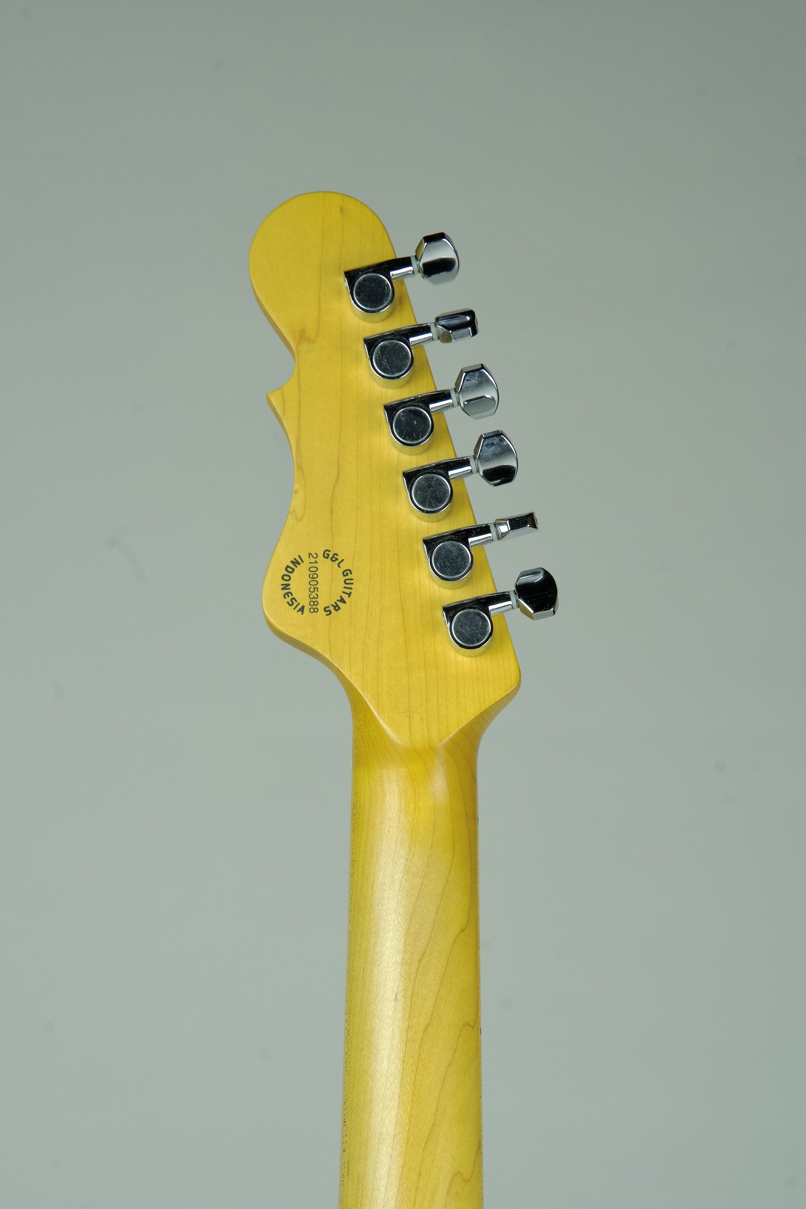 G&L Tribute Doheny Electric Guitar - Emerald Blue Metallic8.jpeg