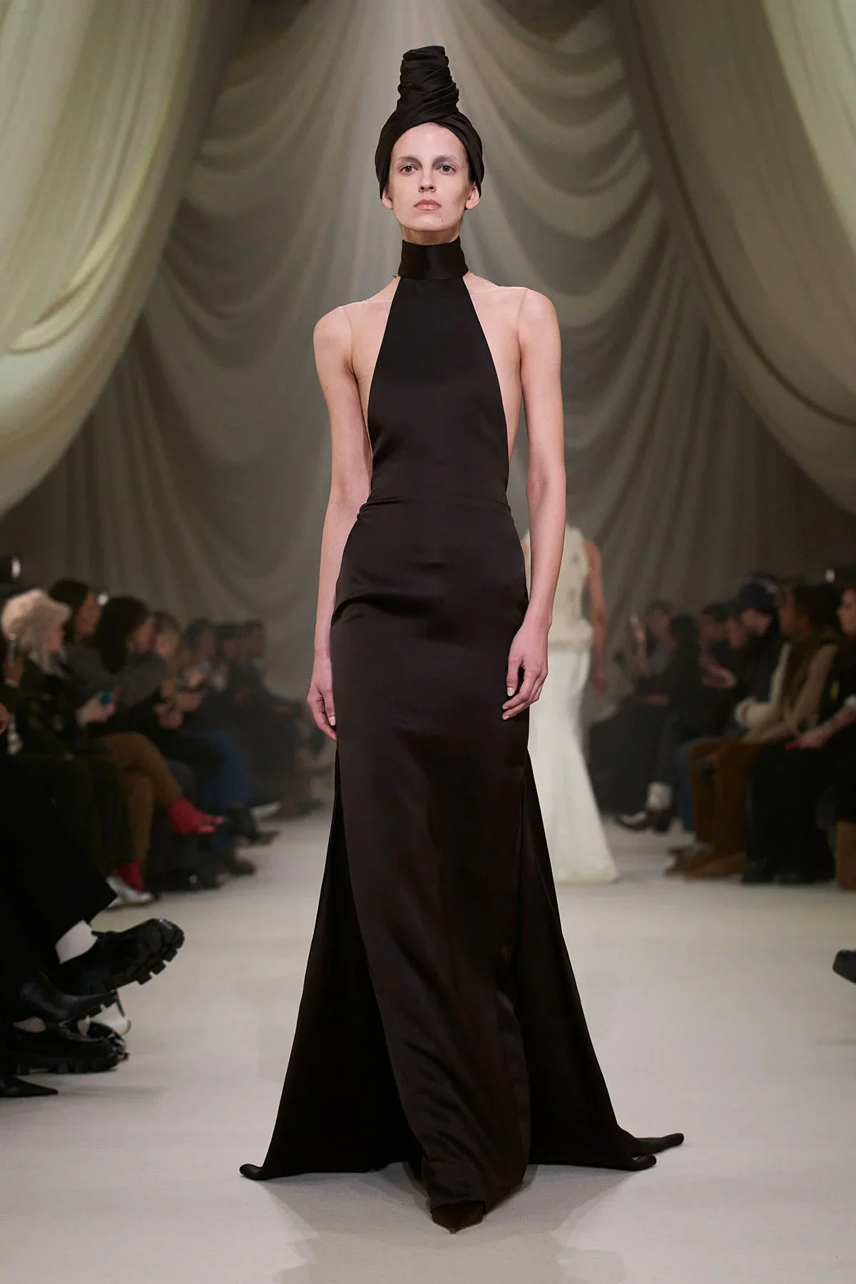 image_1775641896663.webp