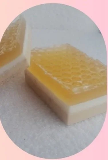 Cleopatra's Milk & Honeycomb Beauty Bar