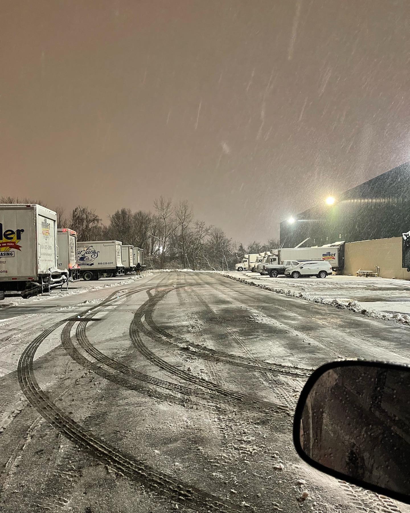 🌨❄️ Winter is on the horizon! 🌨❄️

Contact us today and get ahead of the snow before it even begins.