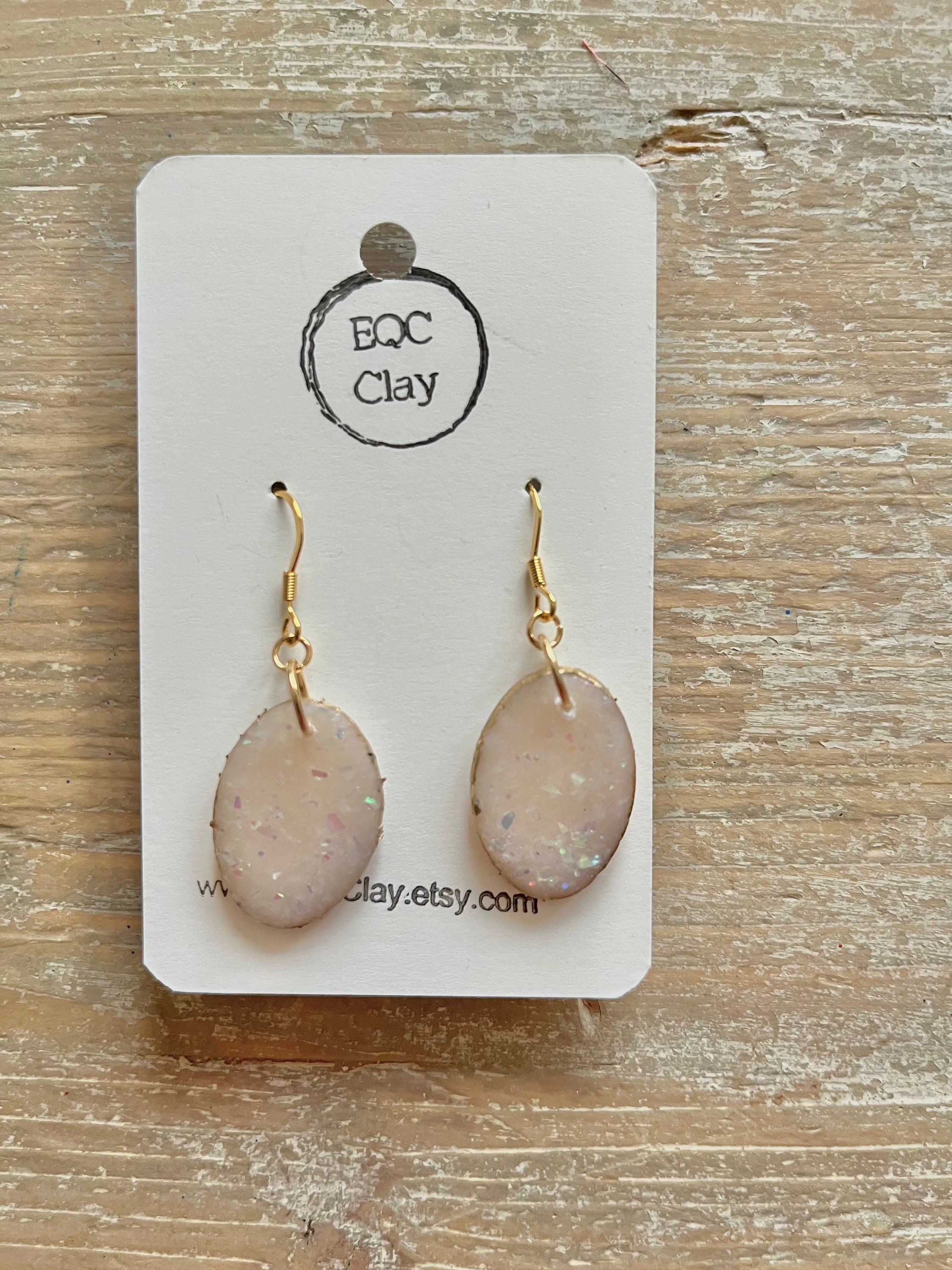 https://i.etsystatic.com/45784123/r/il/8272fe/5620357881/il_fullxfull.5620357881_eshv.jpg