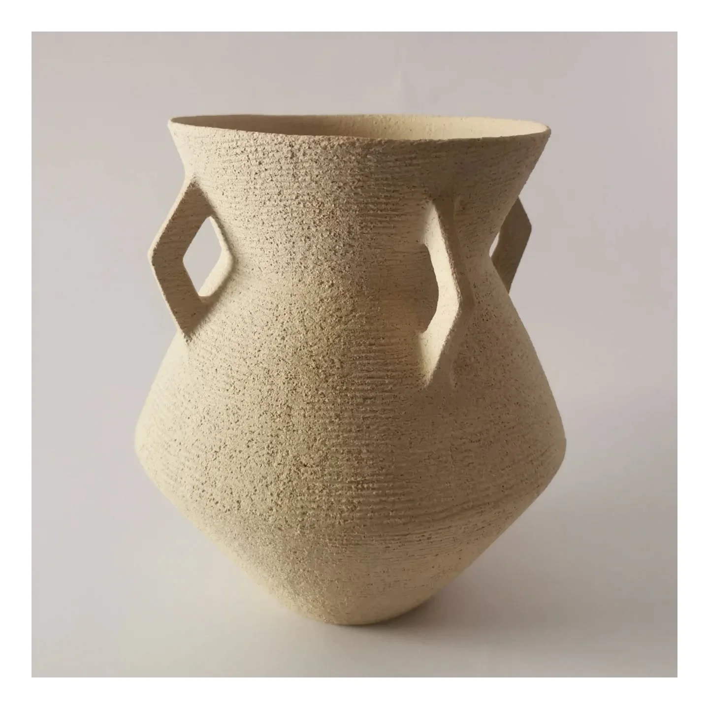 #ritmoceramics #vasedesign #homedecor #ceramicstudio #loveceramic #interiordesign #homedecoration #handmadeceramic #clayart #contemporaryceramics