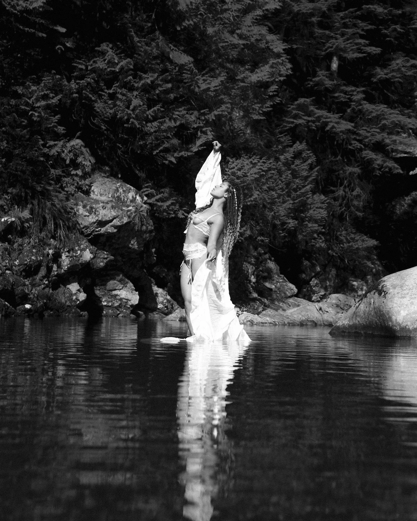 Bella Brough Nude in Nature-1-2.jpg