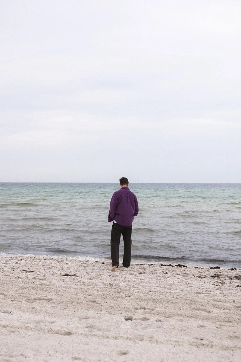 Familjefotografering vid havet i Falsterbo under en mulen sommar morgon