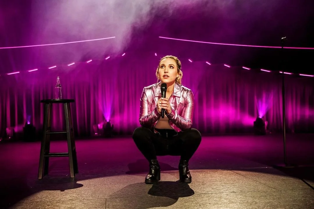 Taylor Tomlinson.jpg