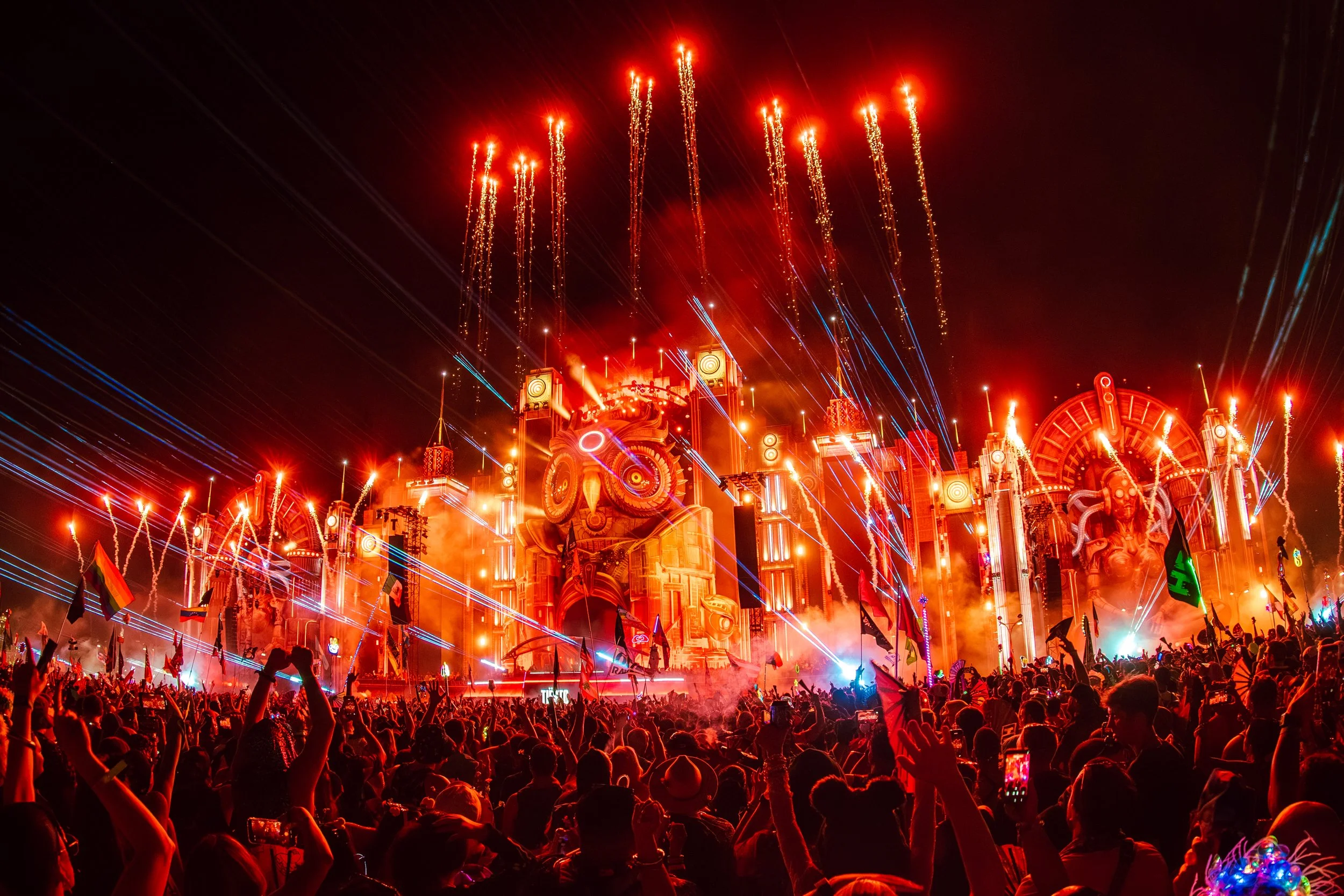 EDC Orlando 2026 revela su lineup para la edición 15: David Guetta, Martin Garrix, Hardwell, Kaskade y más de 100 artistas en Tinker Field