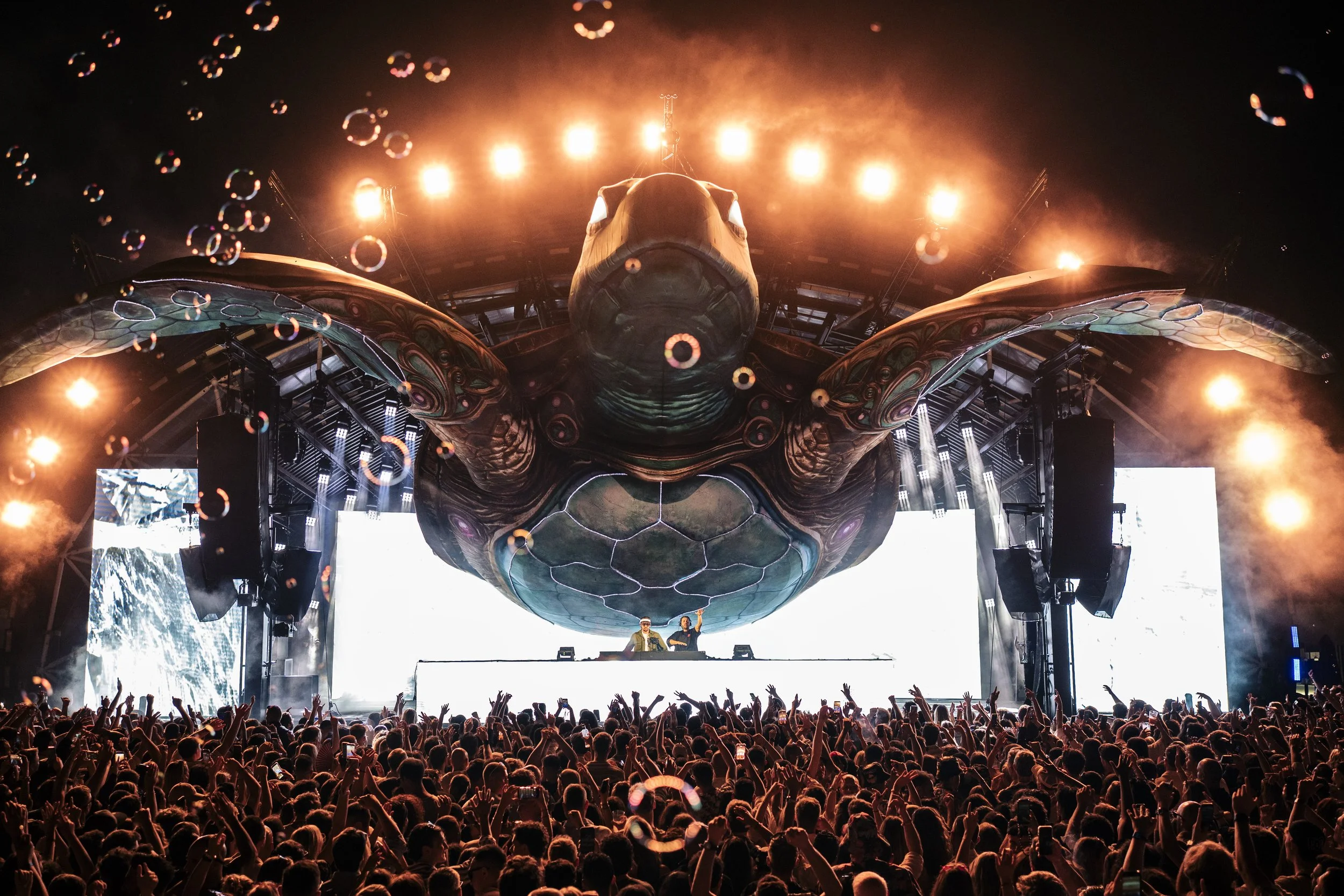Dimitri Vegas & Like Mike – residencia. Dimitri Vegas & Like Mike inauguran Planaxis, su producción más ambiciosa hasta la fecha en Ushuaïa Ibiza, junto a Tomorrowland. Planaxis Ushuaïa Ibiza – Tomorrowland 2026