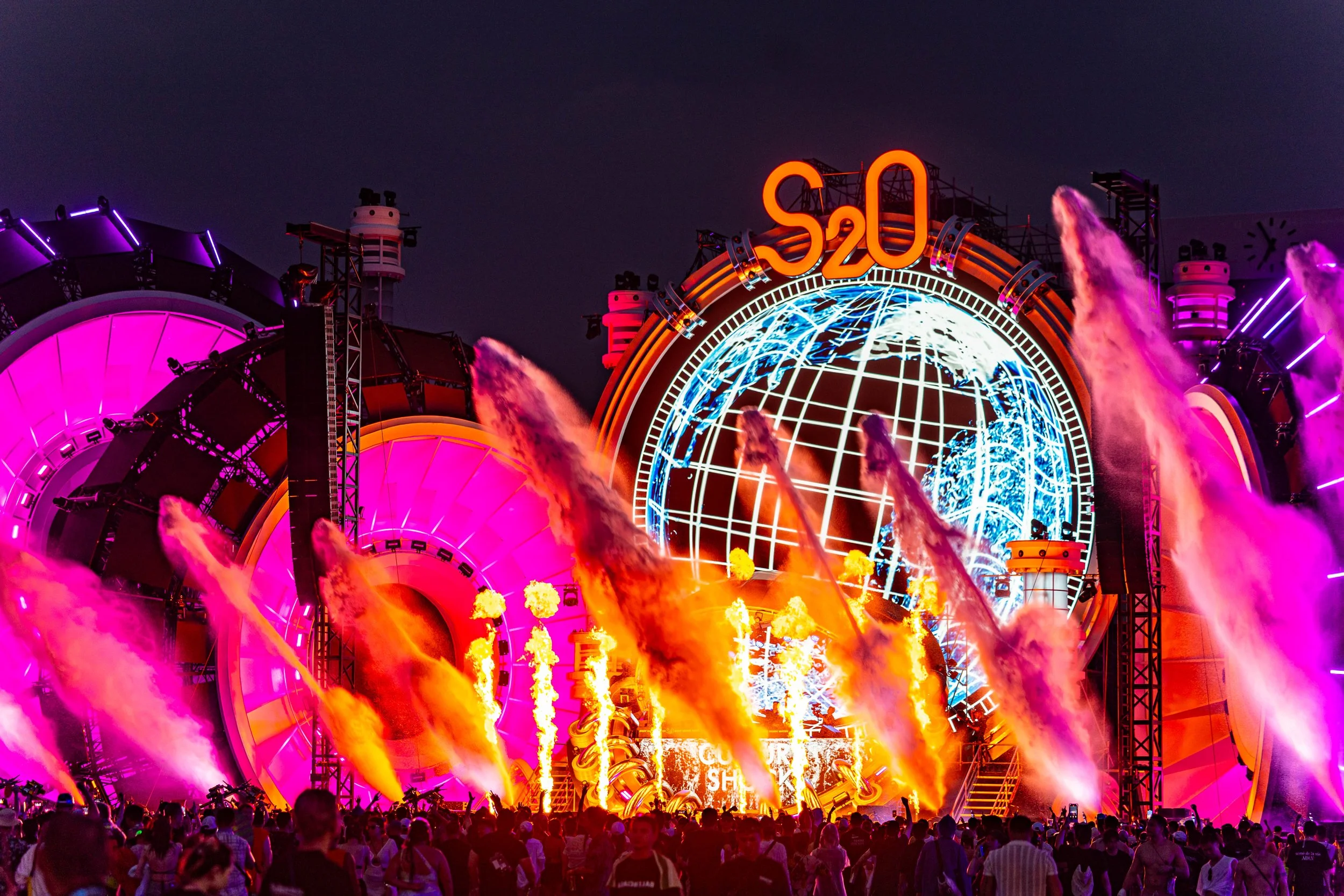 Escenario principal del S2O Festival Thailand durante el Songkran 2026 en Bangkok