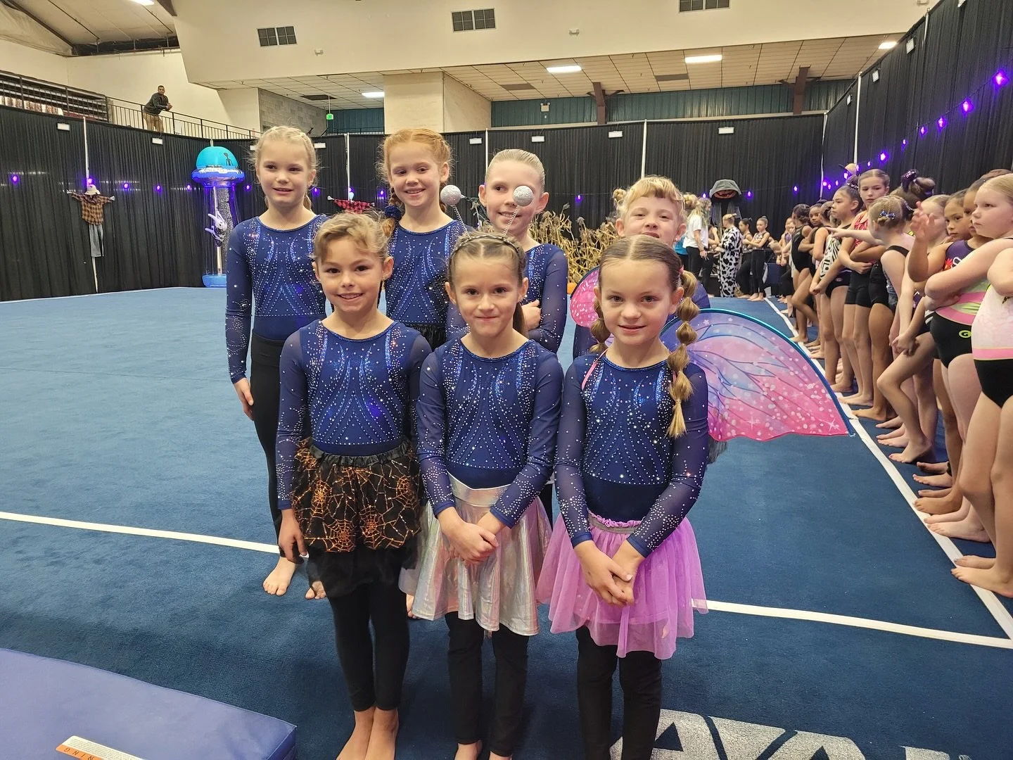 Huge shoutout to our BRONZE team for crushing their first ever meet! 🤸&zwj;♀️

So proud of this group for shining bright, having fun out there, and bringing home some medals! 🏅

#klahhanegymnastics #teamgymnastics #xcelgymnastics #gymnasticsmeet