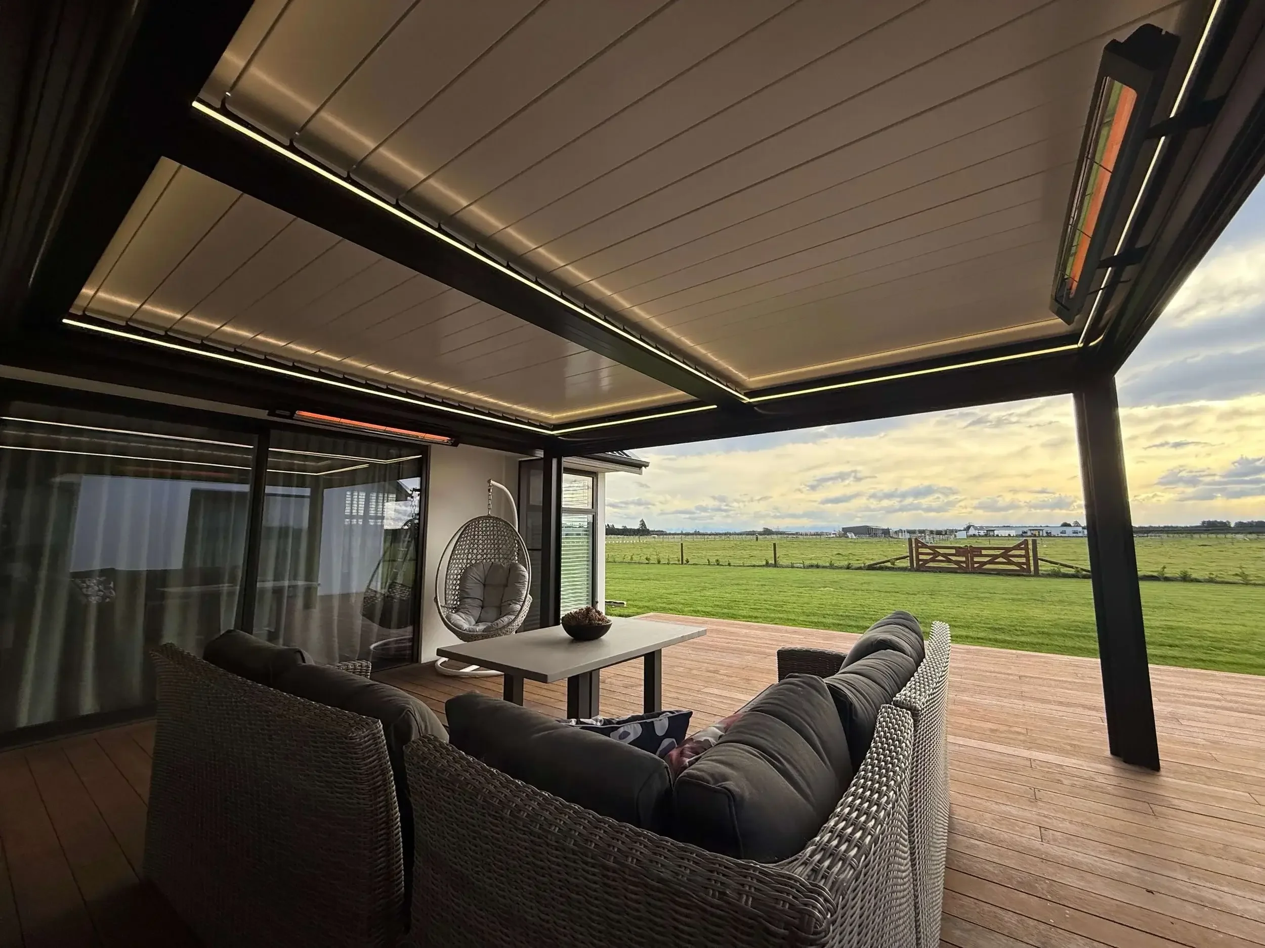 Quality-Christchurch-Louvre-Roof-System