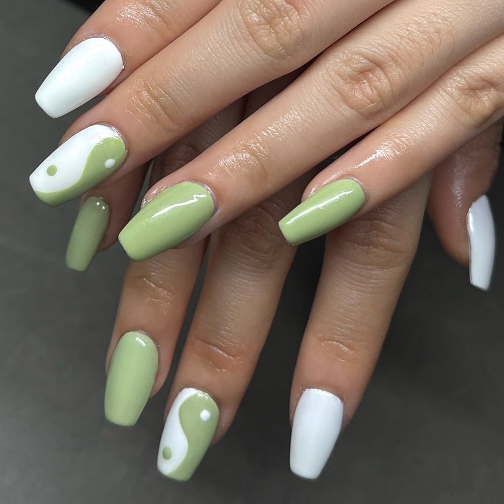 🍀🍀🍀
&mdash;&mdash;
@apresnailofficial gel x coffin medium 
@diami_official extend gel

#beginnernailtech #rosemead #sgv #gelxnails #springnails #manicure #homebased #selftaughtnailtech #nailinspo #gelpolish