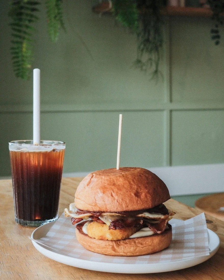 Chef's choice breakfast 🧑&zwj;🍳

Our b&amp;e roll (add hash brown a must) w/ a cold, crisp &amp; refreshing @st_ali  iced long black.

Sure to see you through any day no matter what curve balls come your way 🤙🌿