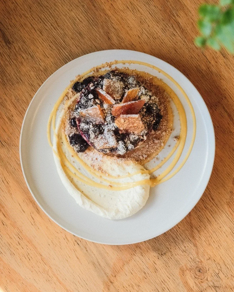 Aren't these just flippin' amazing?! 🥞

buckwheat &amp; ricotta hotcakes w/ lemon myrtle mascarpone, elderflower curd, blueberry lavender compote, caramelised white choc crumb &amp; macadamia thyme praline

So decadent you'll never notice the lack o