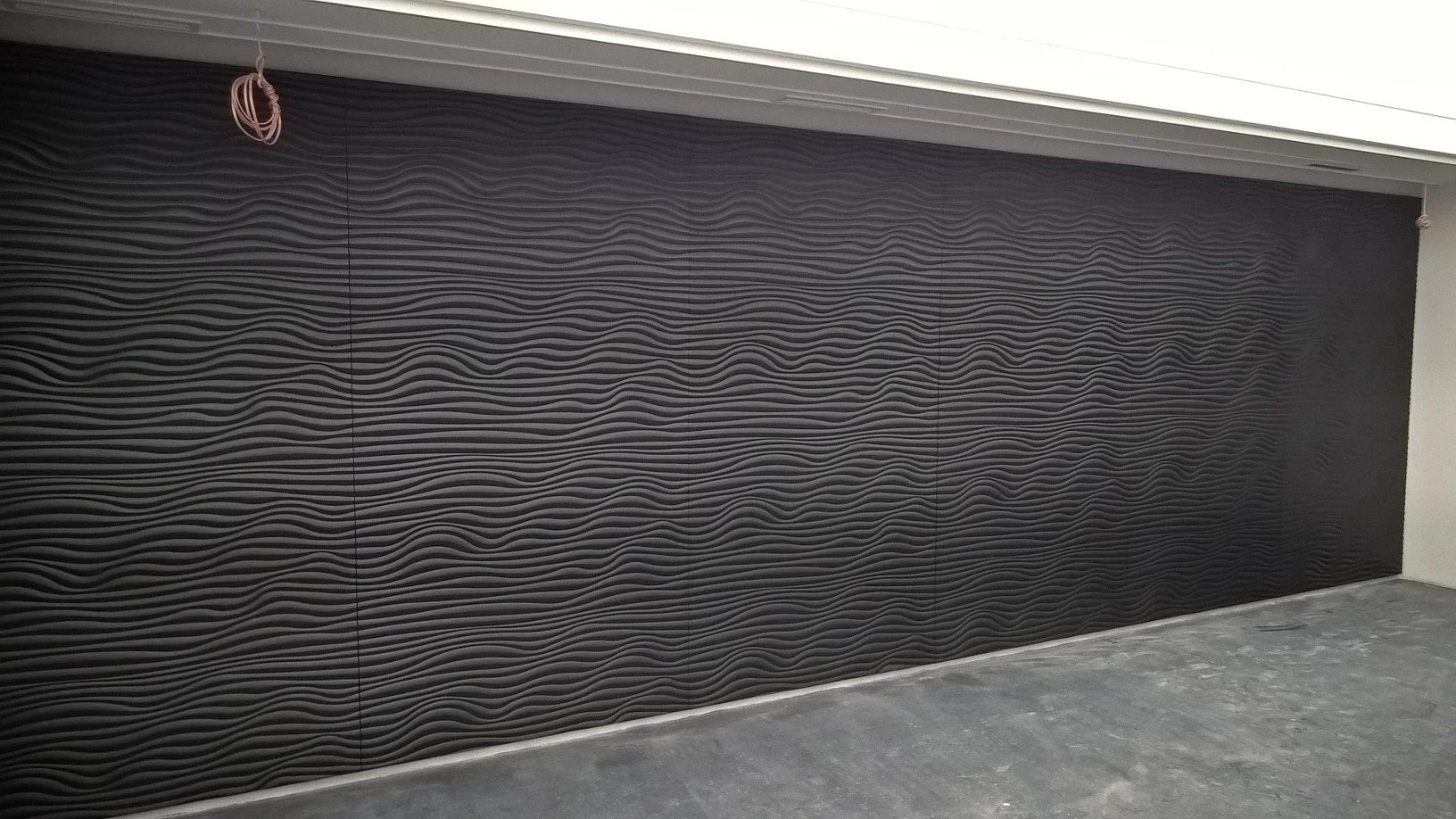 Wand in PL_Cerna_labut.jpg