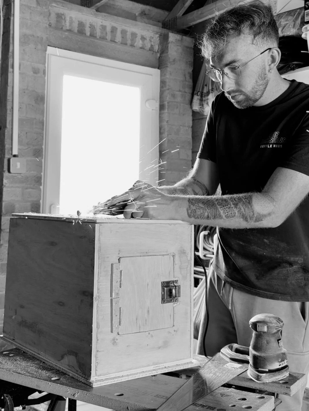 Still working hard on this Afghan Box&hellip; 📦 

@riverfrontarts - remember, we&rsquo;ll be at the summer market on the 8th August&hellip; come on down to have a cheeky selfie 

#afghanbox #camera #woodwork #handmade #newportfilmlab