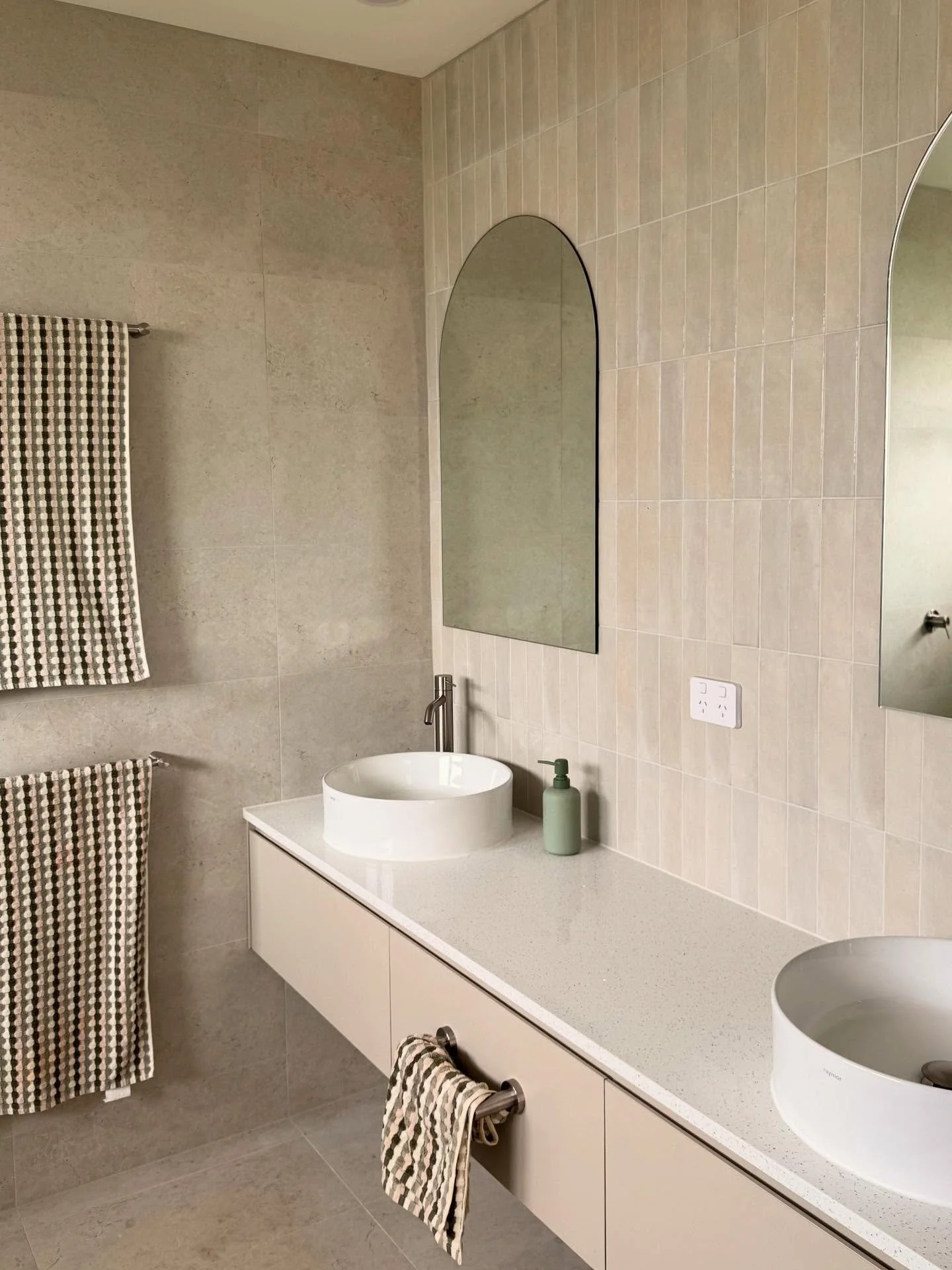 Our recently completed bathroom in our Murarrie extension project proves that neutrals still make a timeless statement - stay tuned for more on this project!

#brisbaneconstruction #bilbyconstructions #builtbetterwithbilby