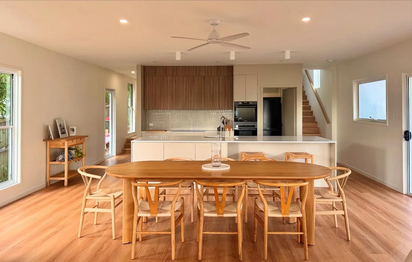 Our recent extension and refurbishment project in Murarrie is now complete. The new open plan living area flows onto a spacious deck, with light timber finishes creating a clean, neutral feel. An extended island bench adds both functionality and a re