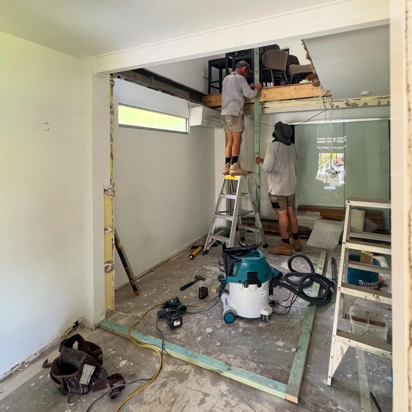 Framing the future stairwell, void complete and plaster prep underway at current Murarrie project

#brisbaneconstruction #bilbyconstructions #builtbetterwithbilby