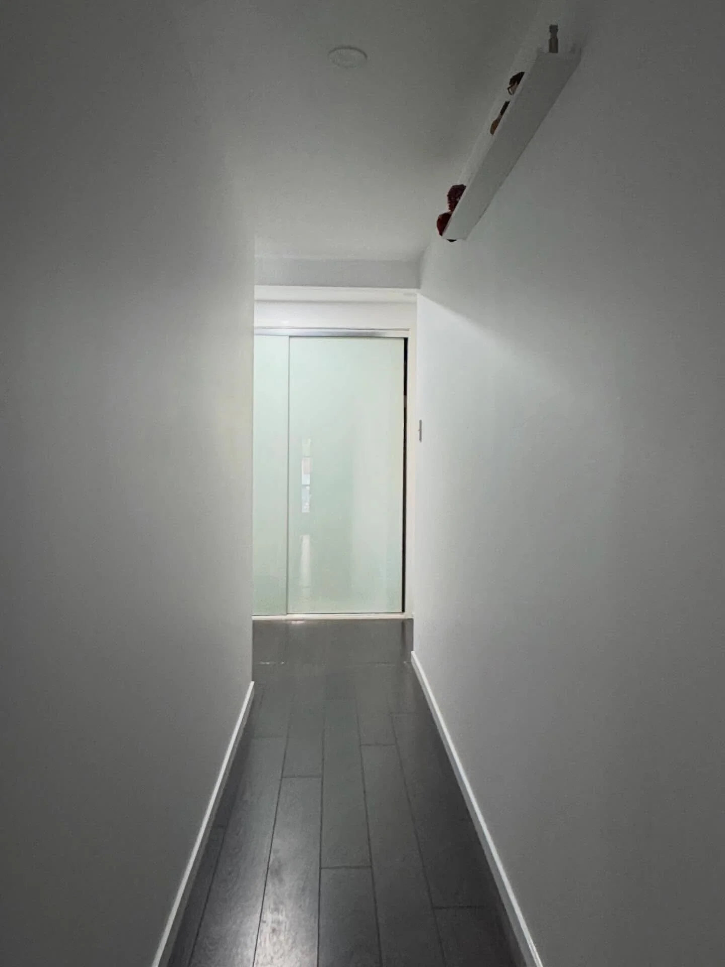 Final paint done and stairs finished for the festive season at our Murarrie project 🎄 

#brisbaneconstruction #bilbyconstructions #builtbetterwithbilby