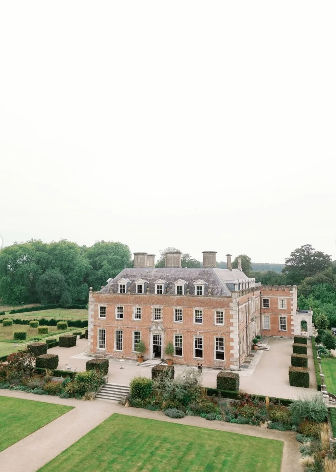 DESTINATION WEDDING TIP // Please don't start your destination wedding planning my making this HUGE mistake .... ​​​​​​​​
.​​​​​​​​
One of the first conversations I have with our newly onboarded couples is about their anticipated guest list and the a