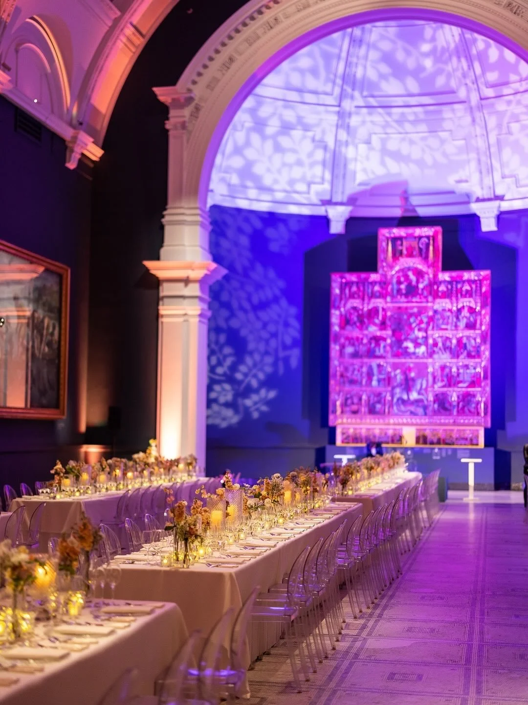 A PEEP INSIDE MY MIND // This set up for 270 guests at the V&amp;A looks beautifully effortless, doesn&rsquo;t it? But behind the scenes, my brain had a hundred tabs open to ensure that this was the result - swipe for a peep inside my mind, and this 