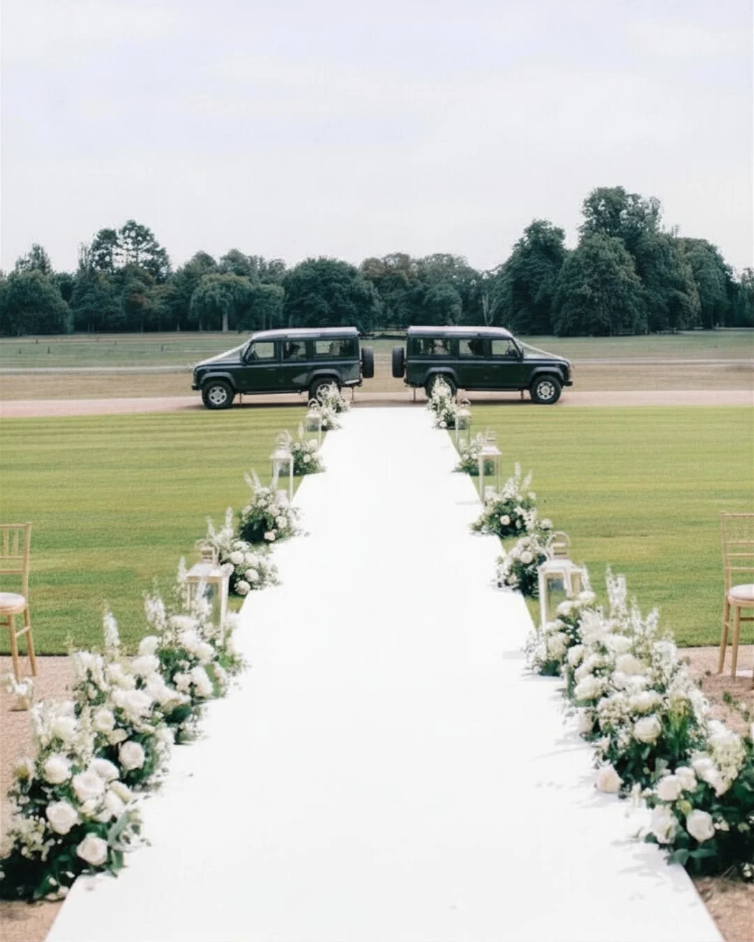 Looking back today at the most perfect summer wedding ceremony at Goodwood House - a long white aisle stretching across the lawn, soft florals framing the view towards the house and a sequence of bridal party arrivals that appeared to unfold with eff