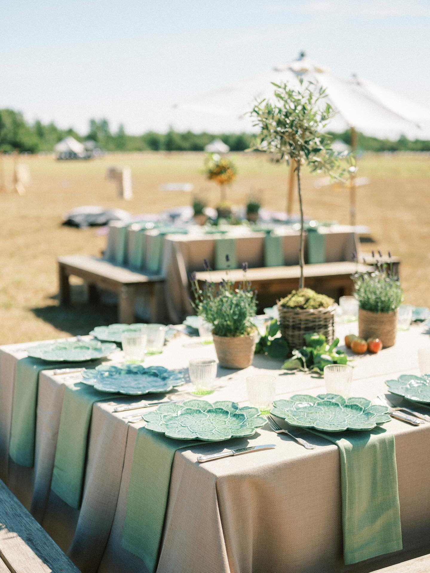 RELAX AND RECHARGE // In our experience, the true beauty of a destination wedding weekend lies in the social time surrounding the wedding day itself, in the wraparound events before and afterwards. Whilst your wedding day is naturally the highlight, 