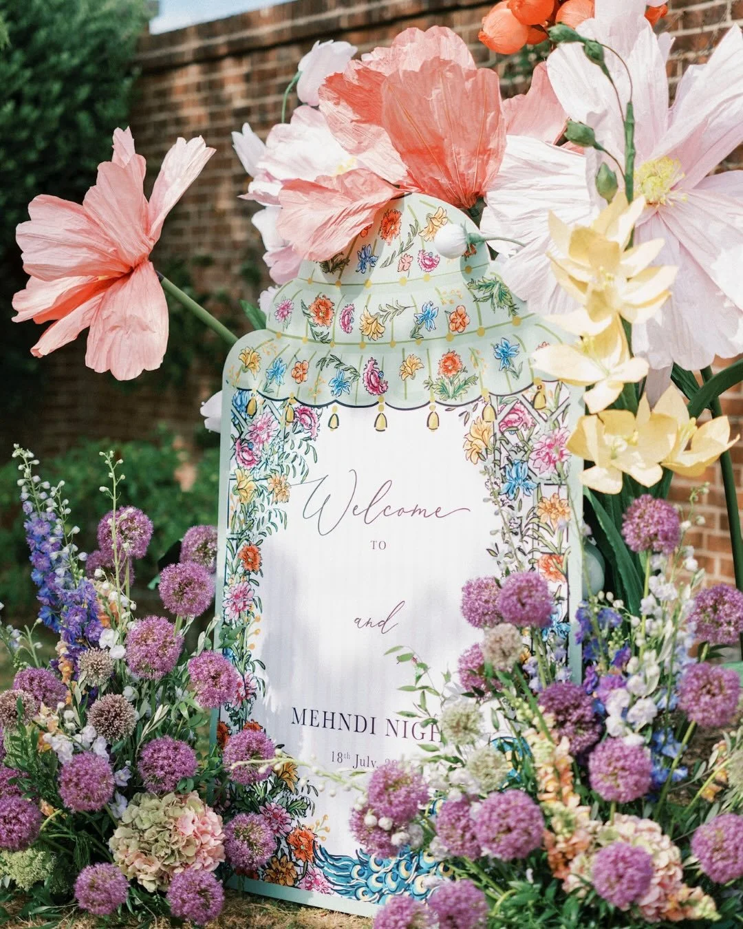 STATIONERY // Some of the most expressive parts of a wedding are often found in the smallest details&hellip;.
.
Your custom stationery suite is a fabulous opportunity to have a little more freedom - a space to introduce colour, personality and a sens